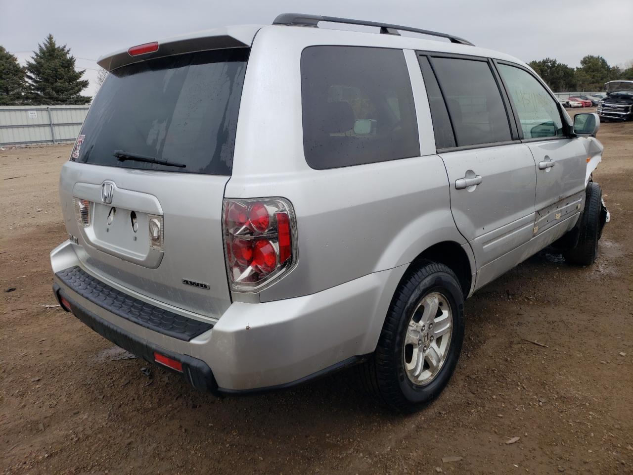 Photo 2 VIN: 5FNYF18258B004796 - HONDA PILOT 