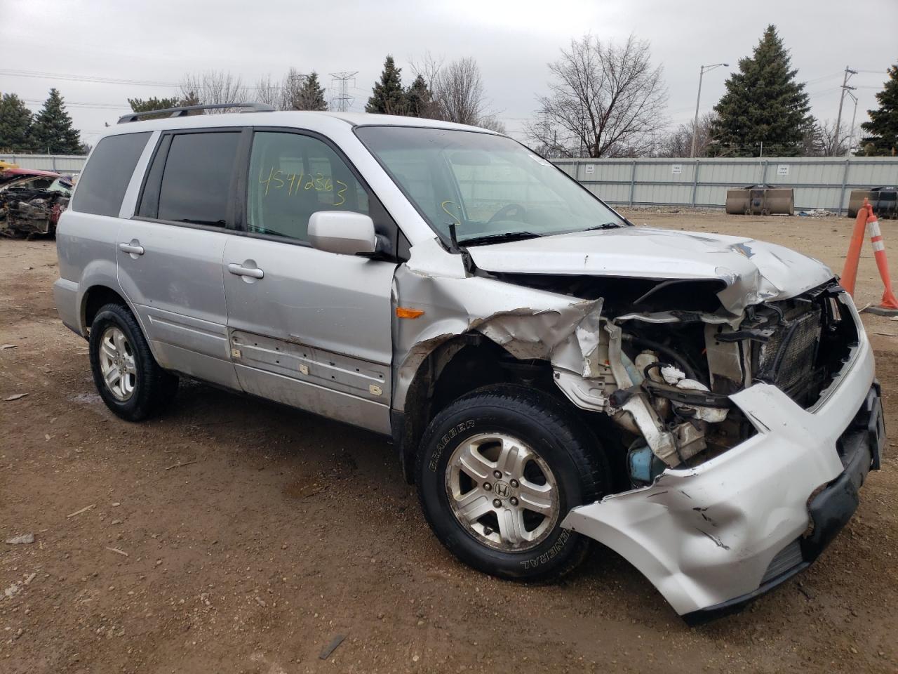 Photo 3 VIN: 5FNYF18258B004796 - HONDA PILOT 