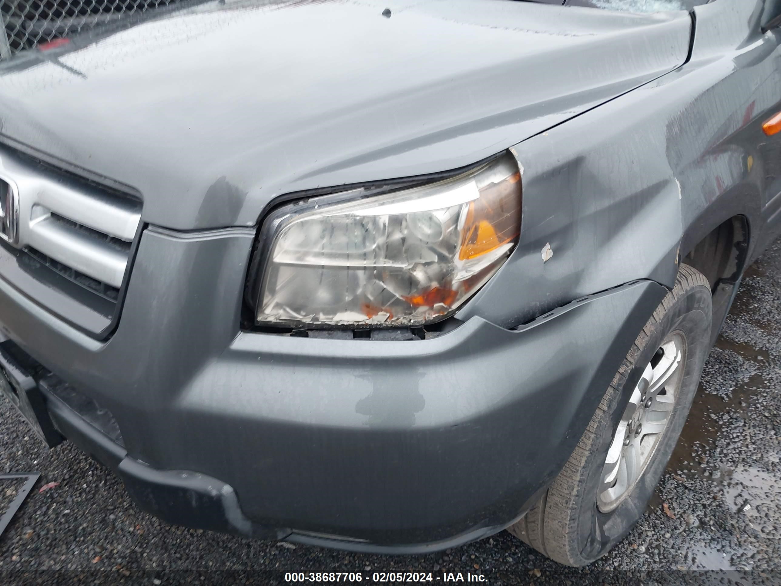 Photo 5 VIN: 5FNYF18258B122458 - HONDA PILOT 