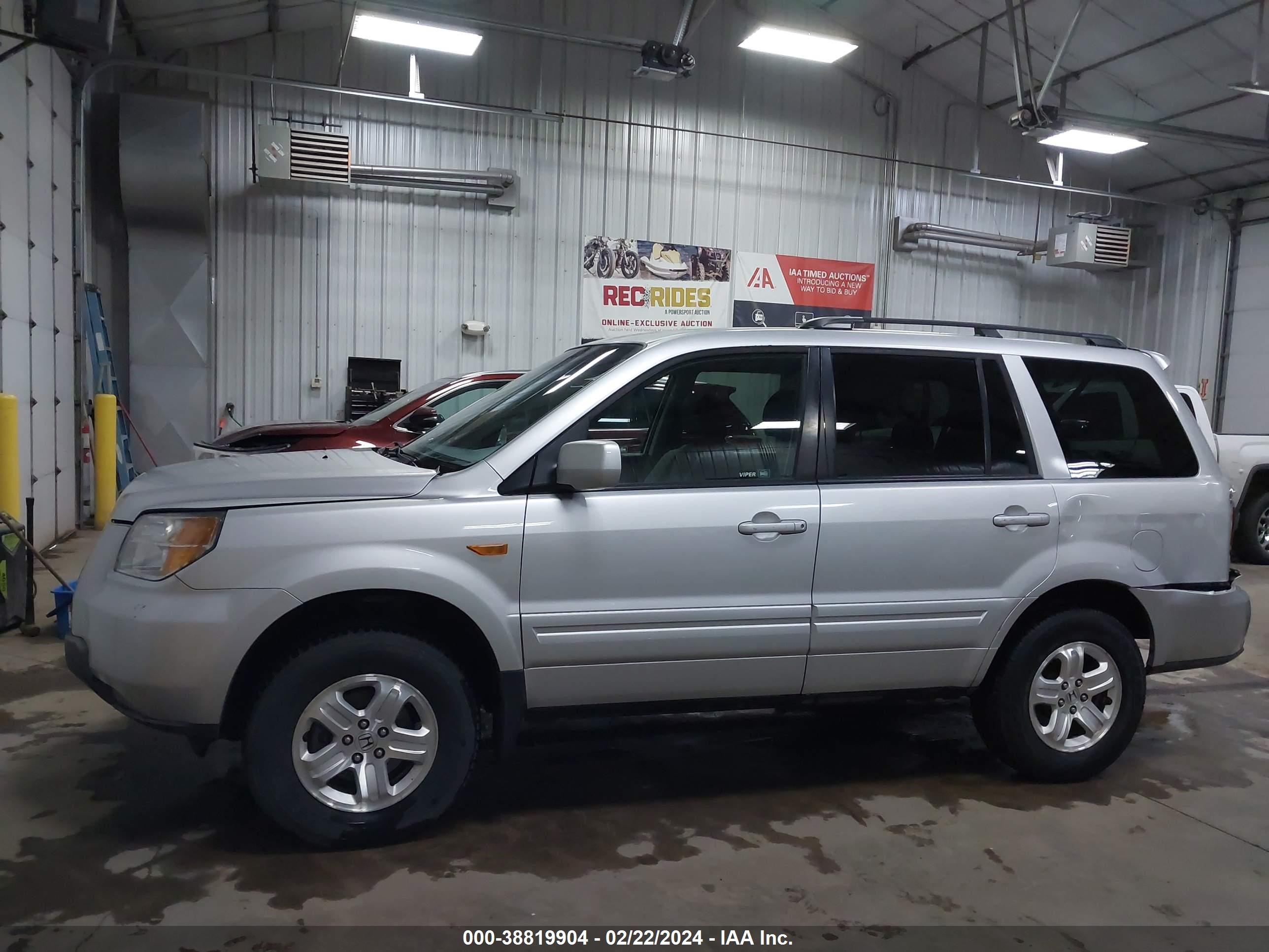 Photo 13 VIN: 5FNYF18298B024274 - HONDA PILOT 