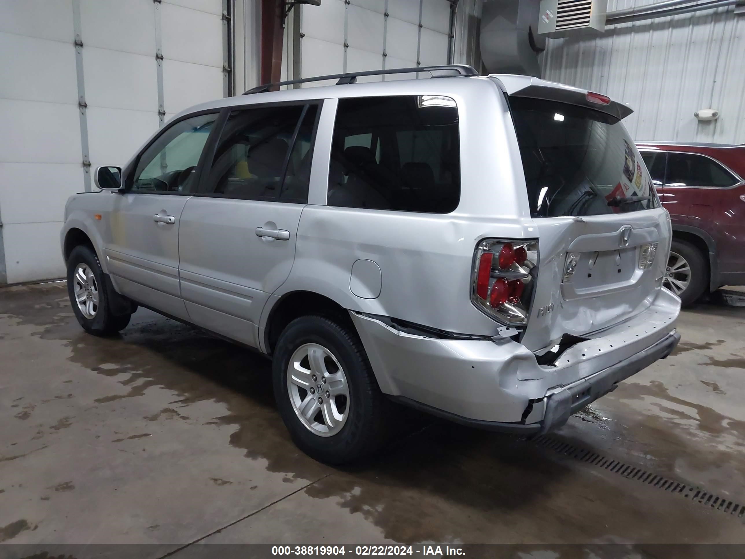 Photo 2 VIN: 5FNYF18298B024274 - HONDA PILOT 