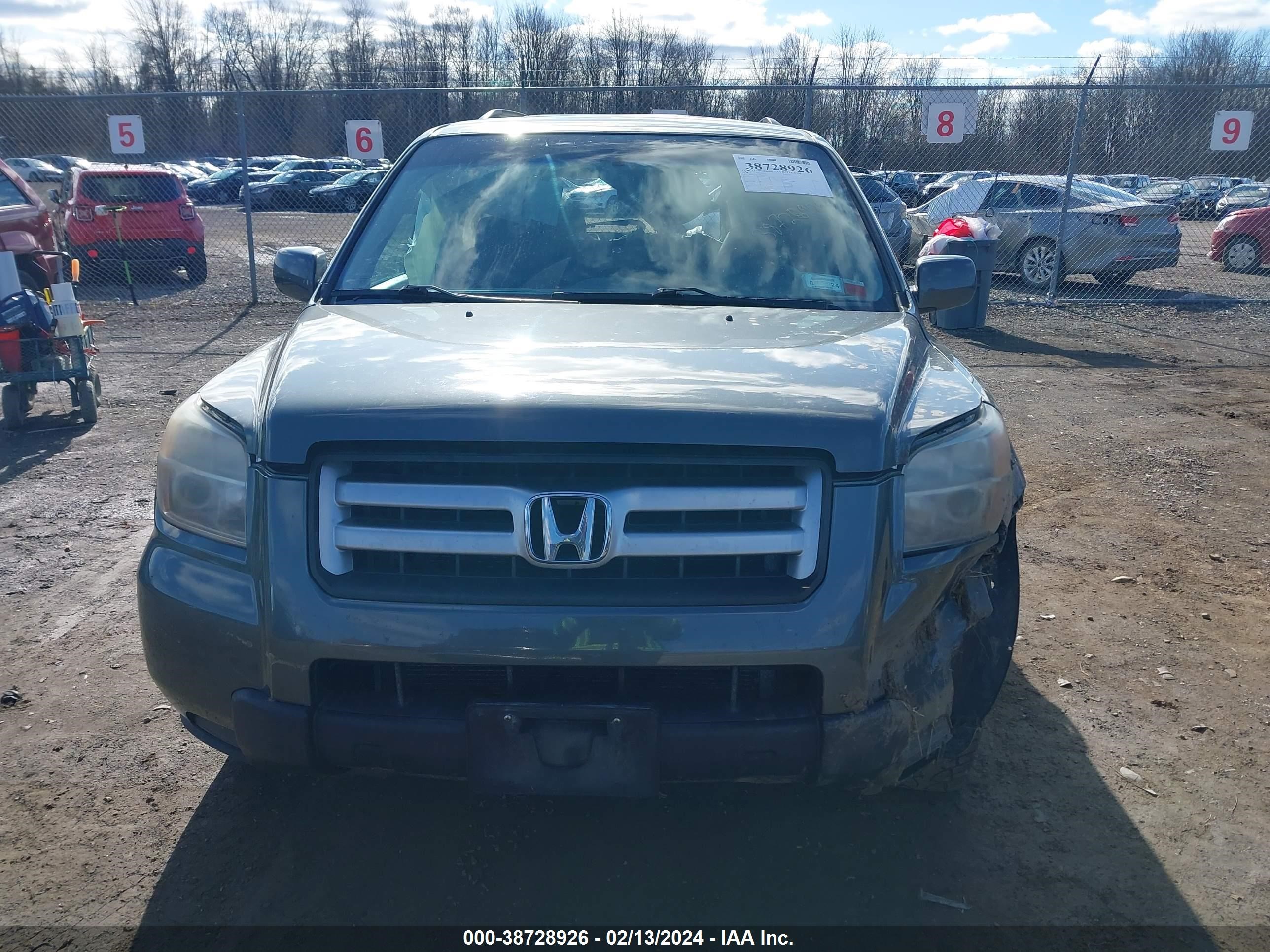 Photo 11 VIN: 5FNYF182X8B006575 - HONDA PILOT 