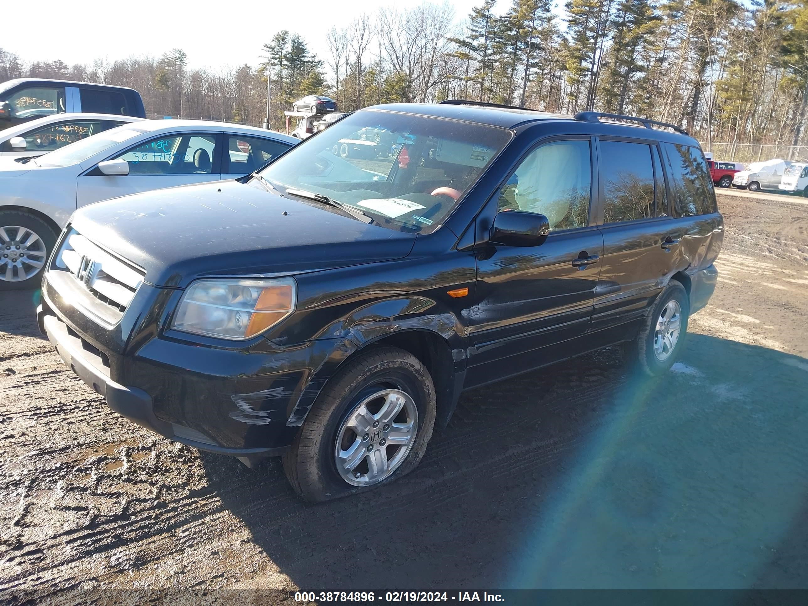 Photo 1 VIN: 5FNYF182X8B016832 - HONDA PILOT 