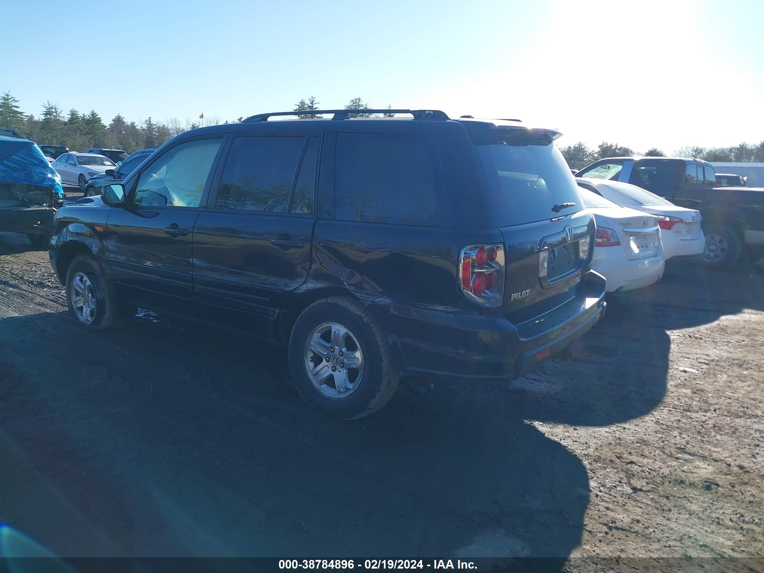 Photo 2 VIN: 5FNYF182X8B016832 - HONDA PILOT 