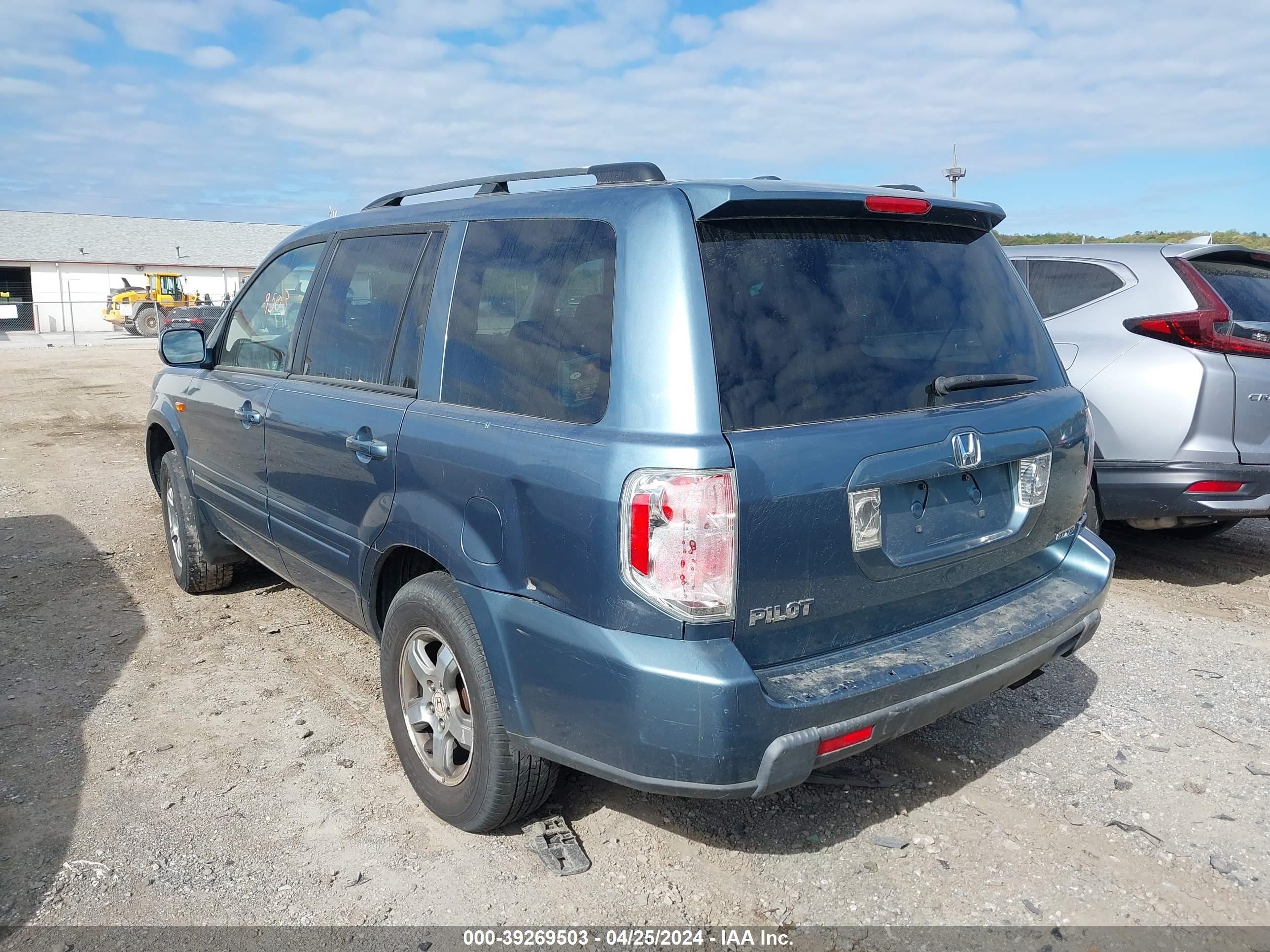 Photo 2 VIN: 5FNYF18318B036587 - HONDA PILOT 