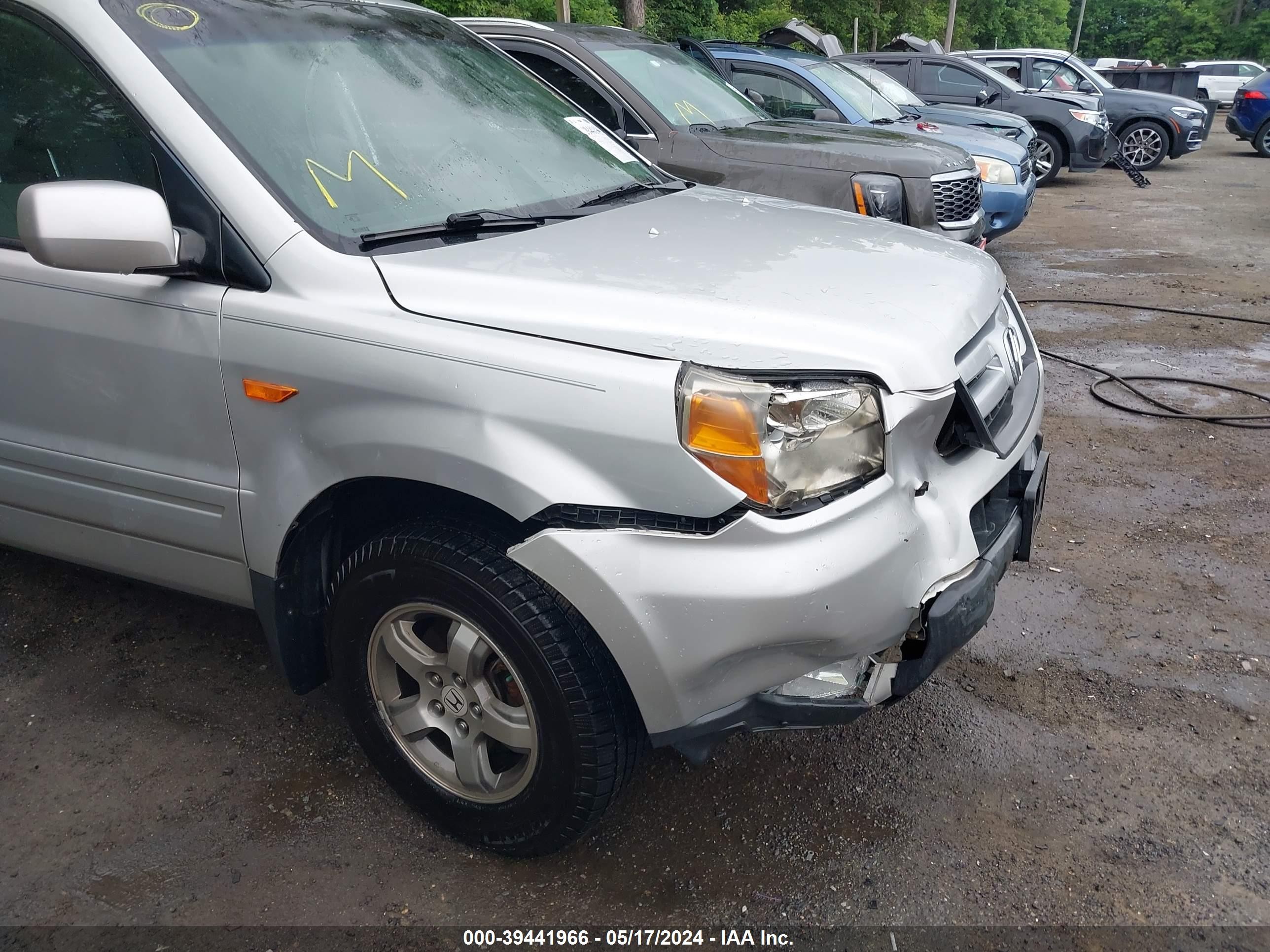 Photo 5 VIN: 5FNYF18318B037948 - HONDA PILOT 