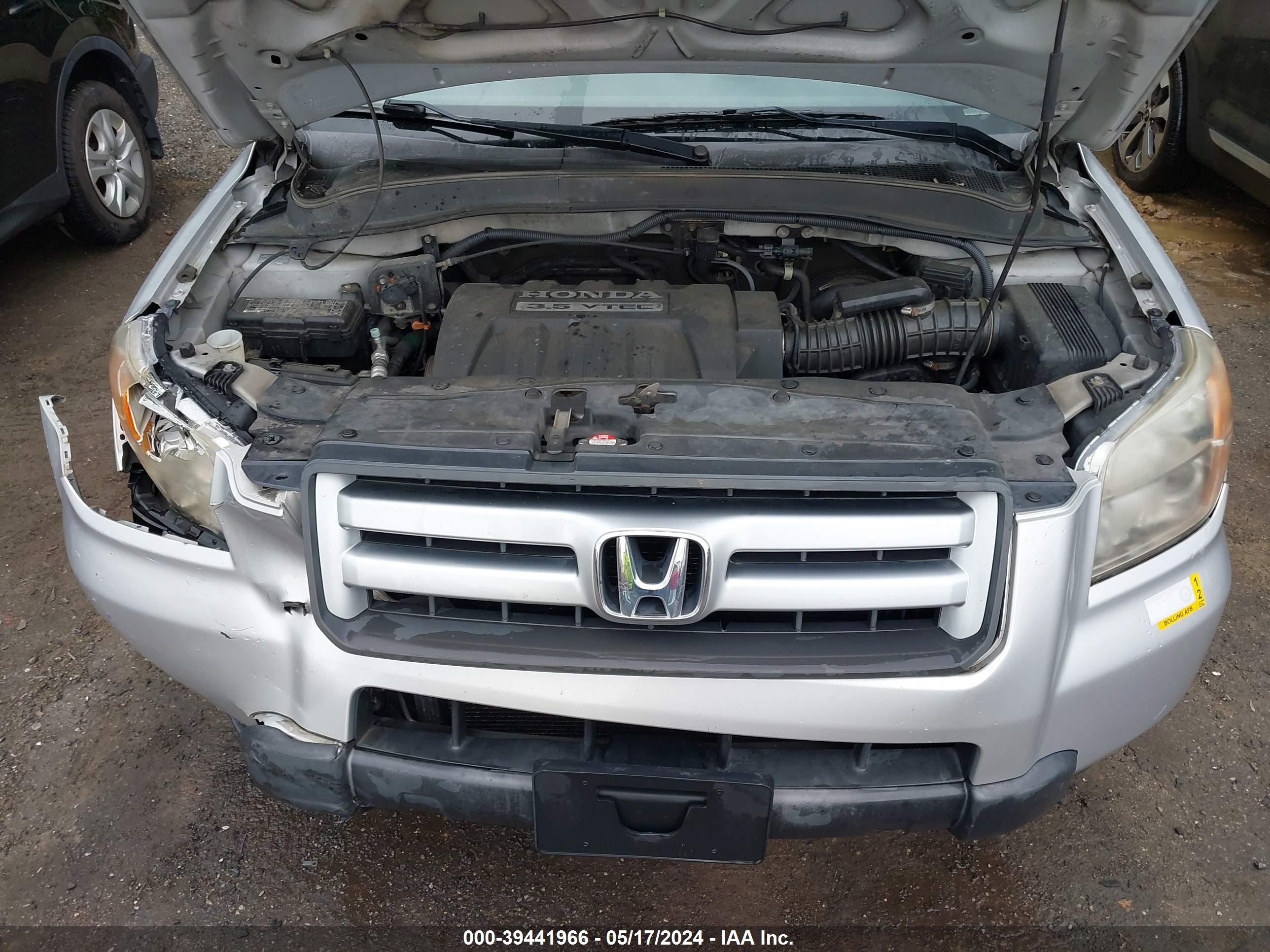 Photo 9 VIN: 5FNYF18318B037948 - HONDA PILOT 