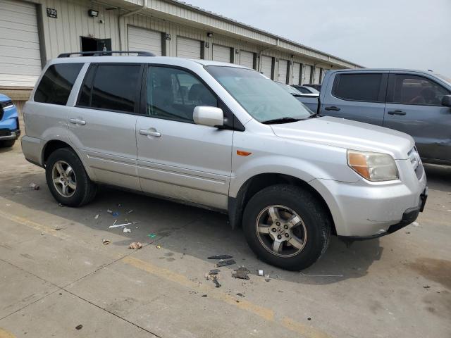 Photo 3 VIN: 5FNYF18328B019748 - HONDA PILOT 