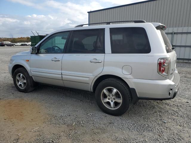 Photo 1 VIN: 5FNYF18348B051102 - HONDA PILOT SE 