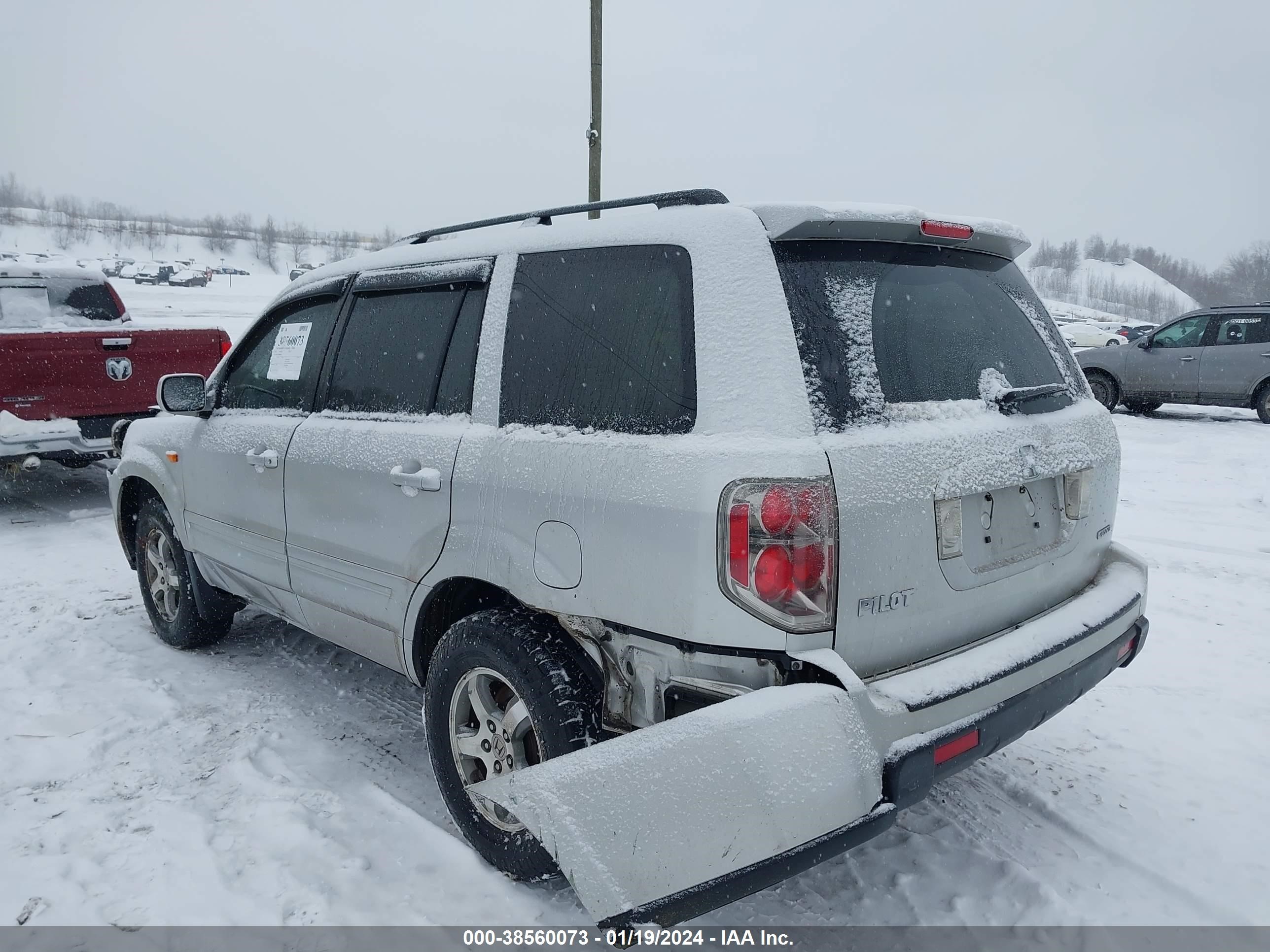 Photo 2 VIN: 5FNYF18378B003965 - HONDA PILOT 