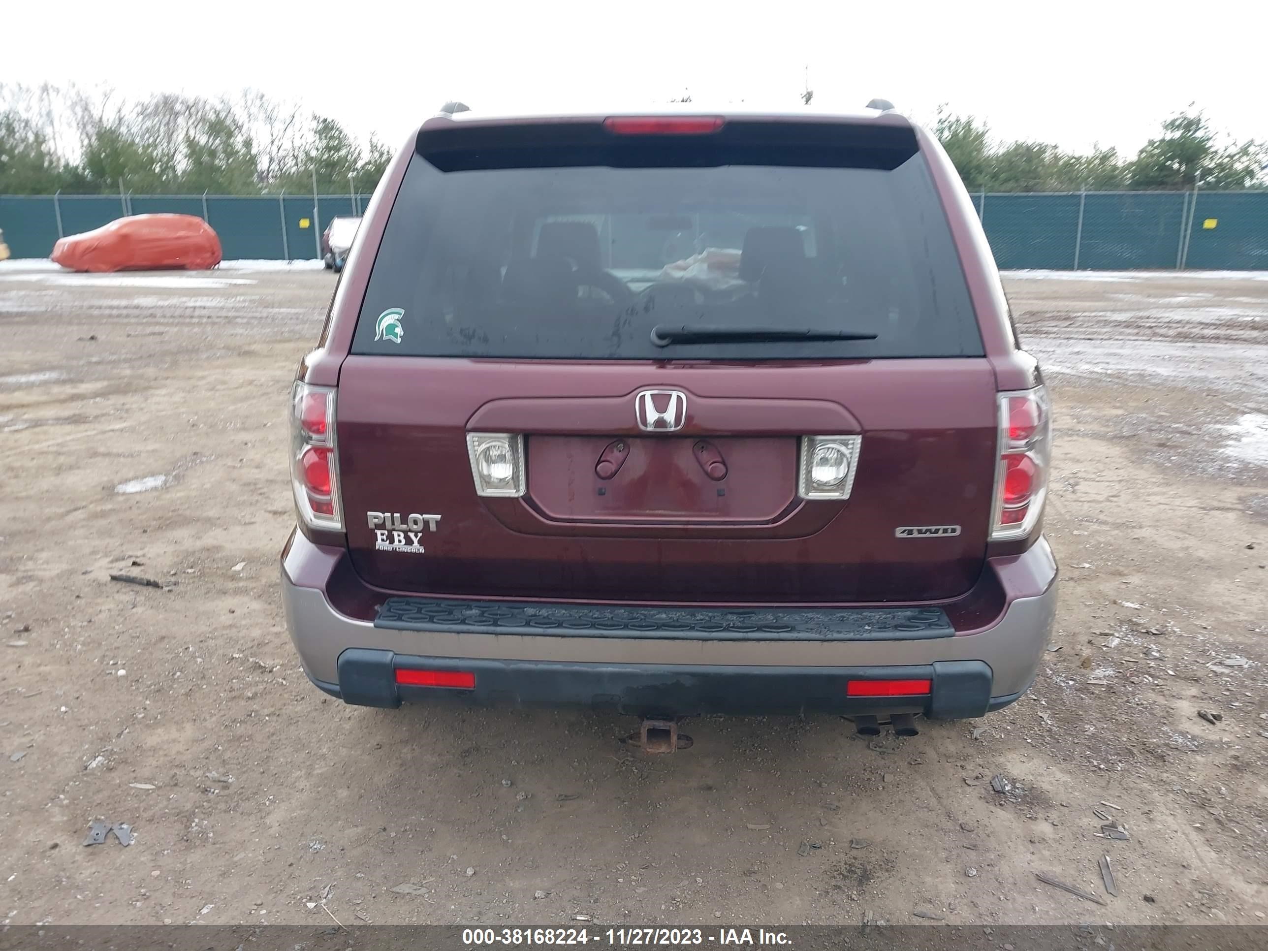 Photo 15 VIN: 5FNYF18388B010469 - HONDA PILOT 