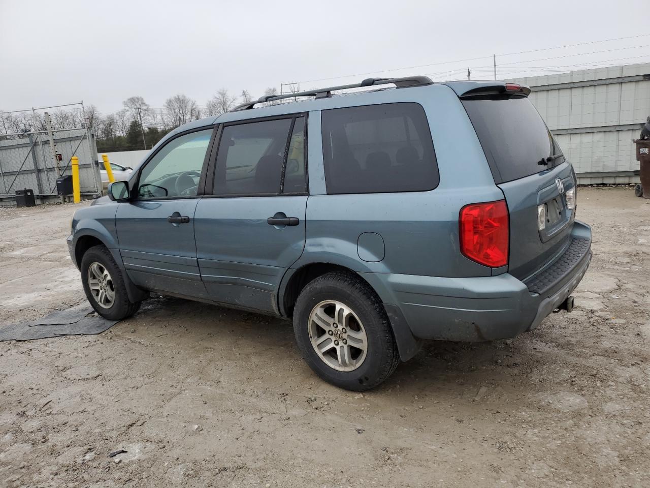 Photo 1 VIN: 5FNYF18405B053546 - HONDA PILOT 