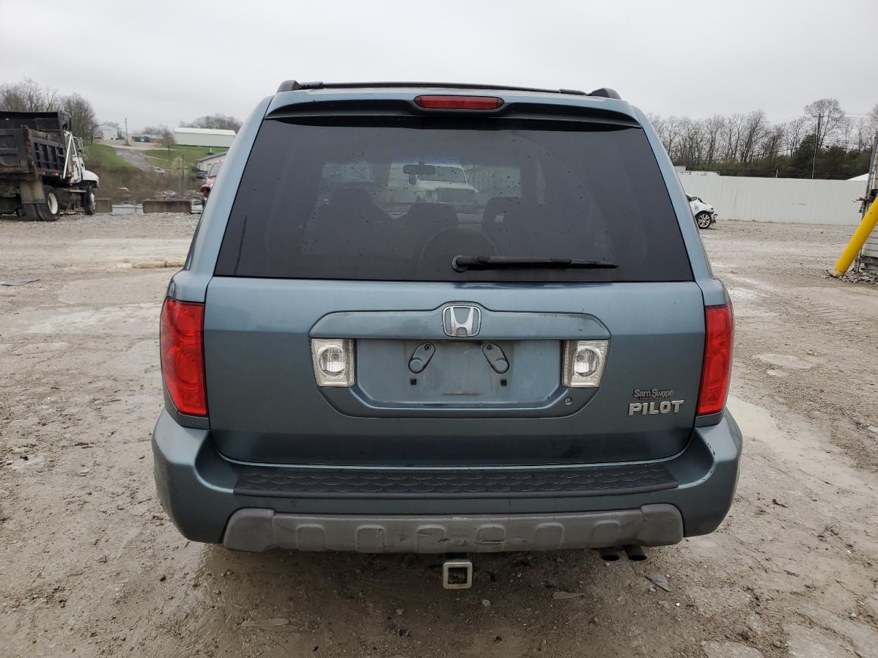 Photo 5 VIN: 5FNYF18405B053546 - HONDA PILOT 