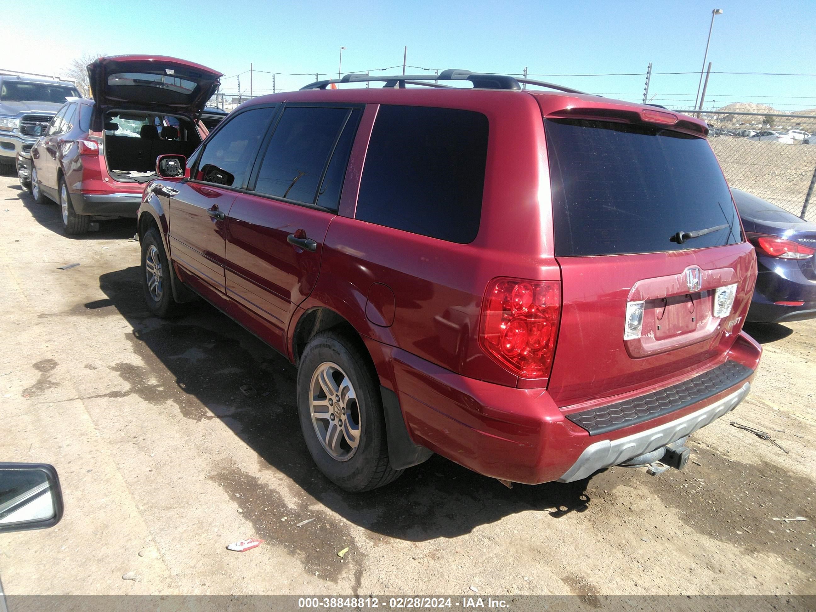 Photo 2 VIN: 5FNYF18414B000756 - HONDA PILOT 