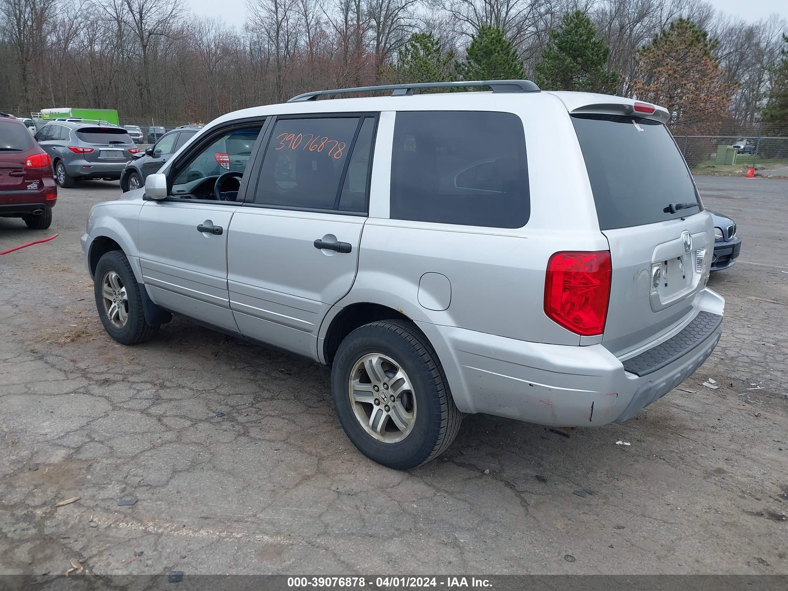 Photo 2 VIN: 5FNYF18425B055394 - HONDA PILOT 