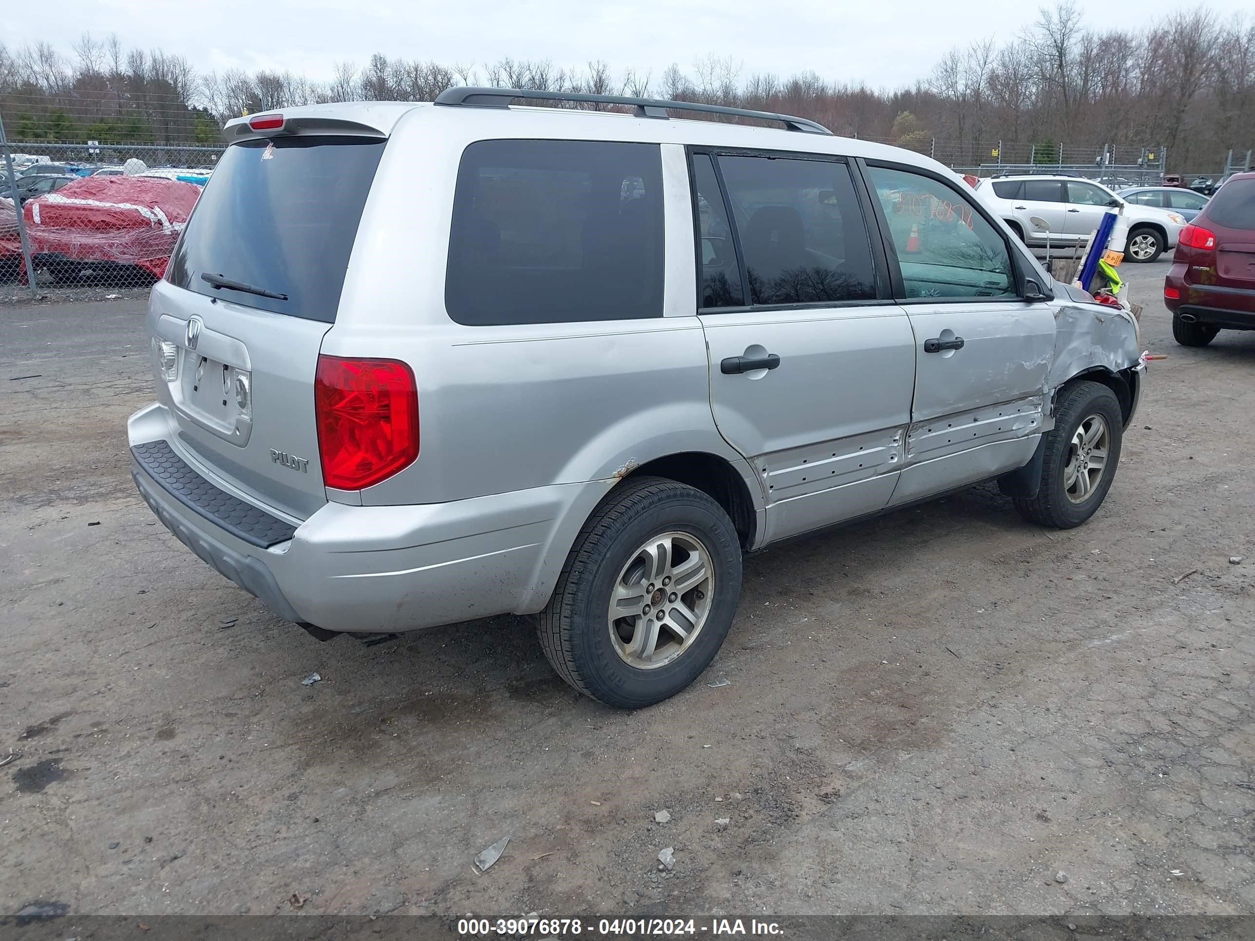 Photo 3 VIN: 5FNYF18425B055394 - HONDA PILOT 