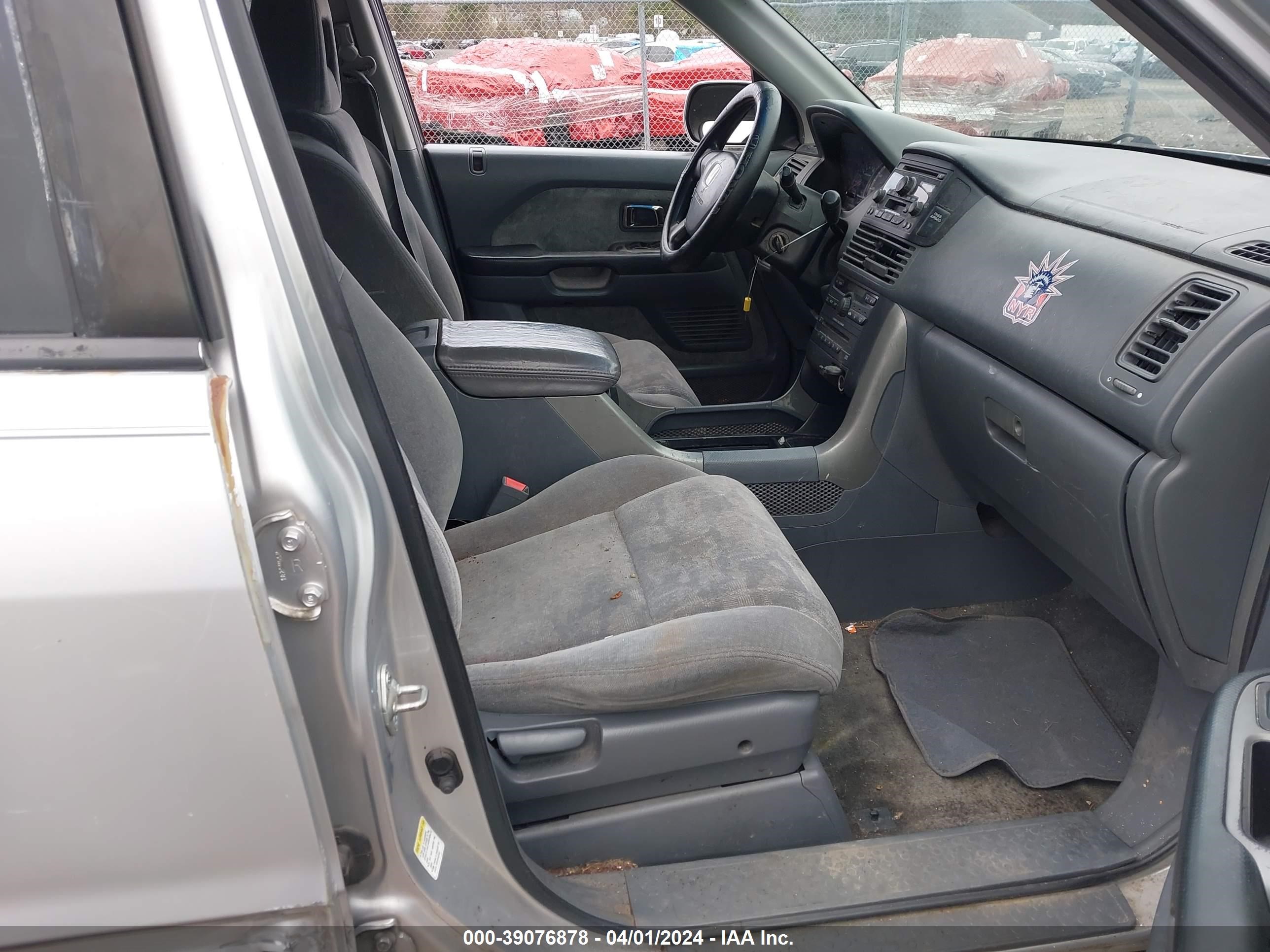 Photo 4 VIN: 5FNYF18425B055394 - HONDA PILOT 