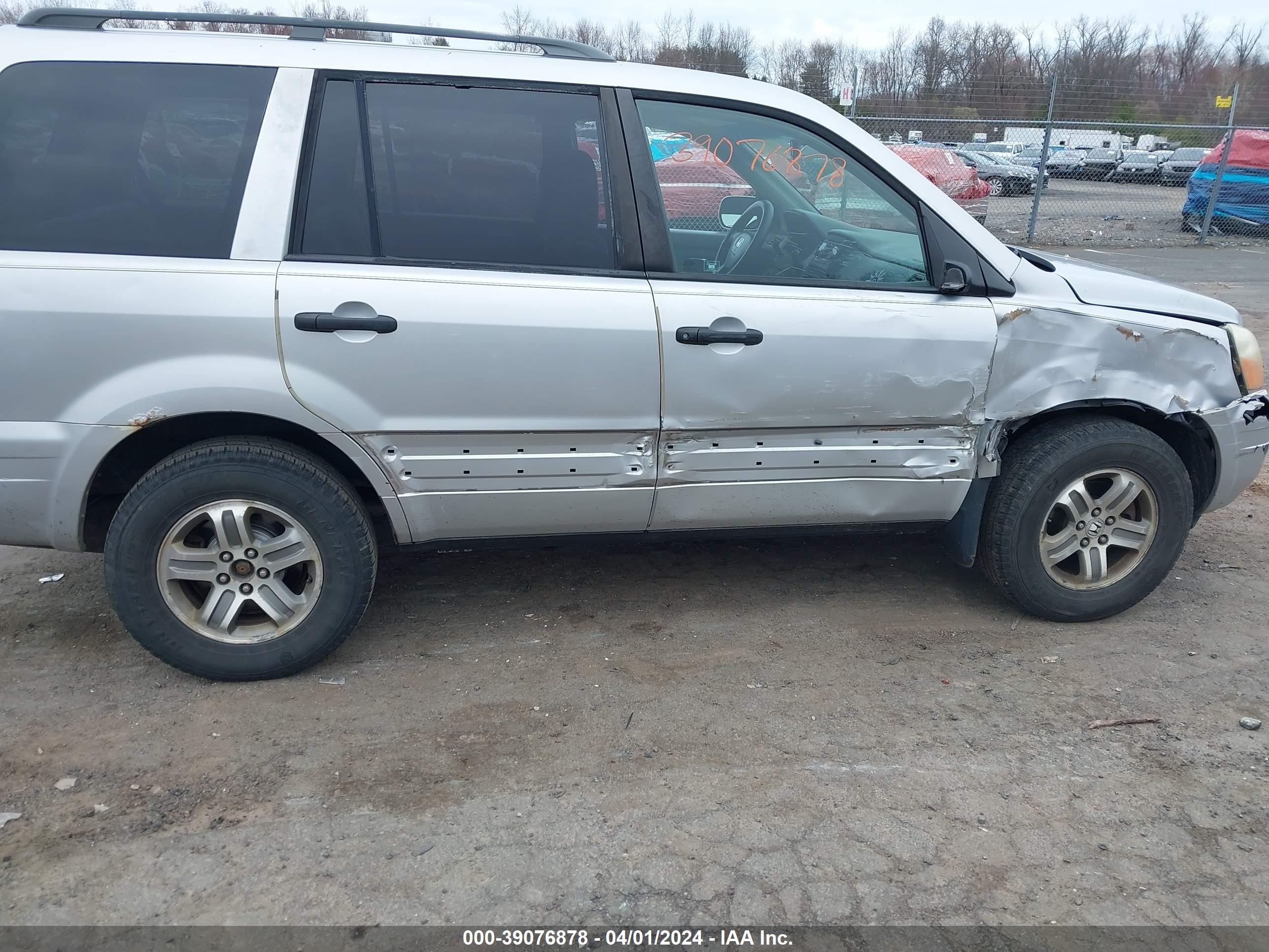 Photo 5 VIN: 5FNYF18425B055394 - HONDA PILOT 