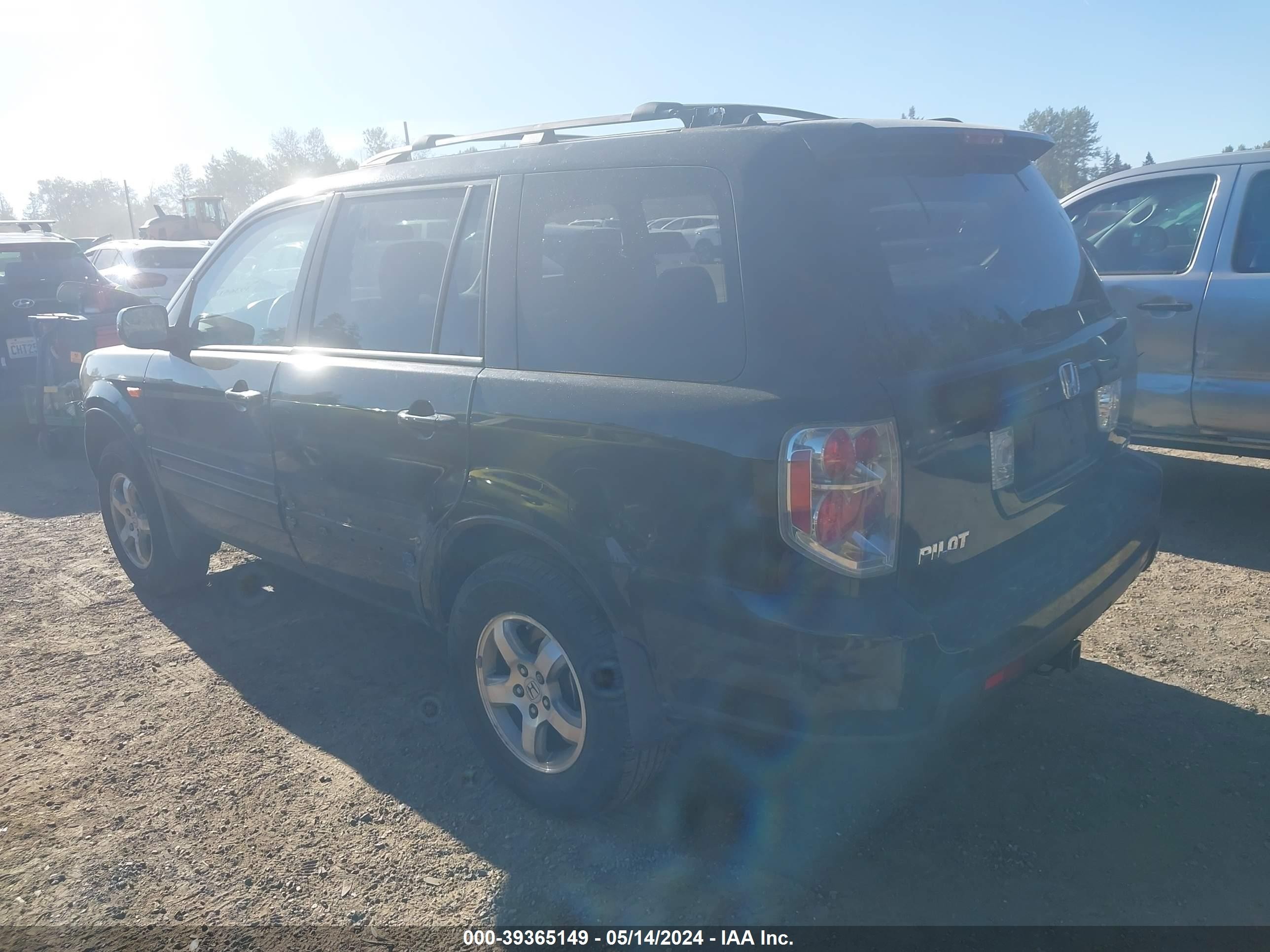 Photo 2 VIN: 5FNYF18428B045419 - HONDA PILOT 