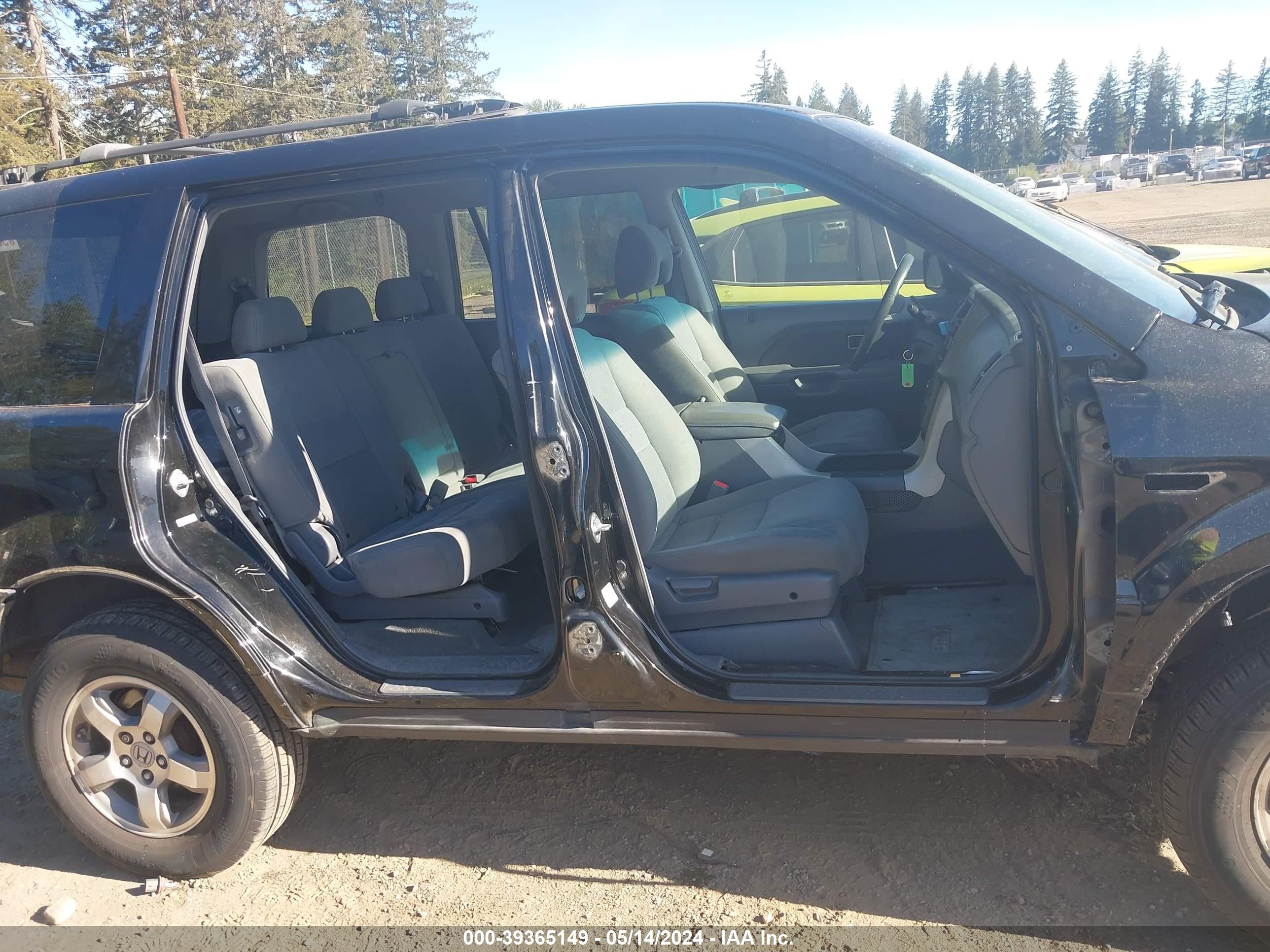 Photo 5 VIN: 5FNYF18428B045419 - HONDA PILOT 