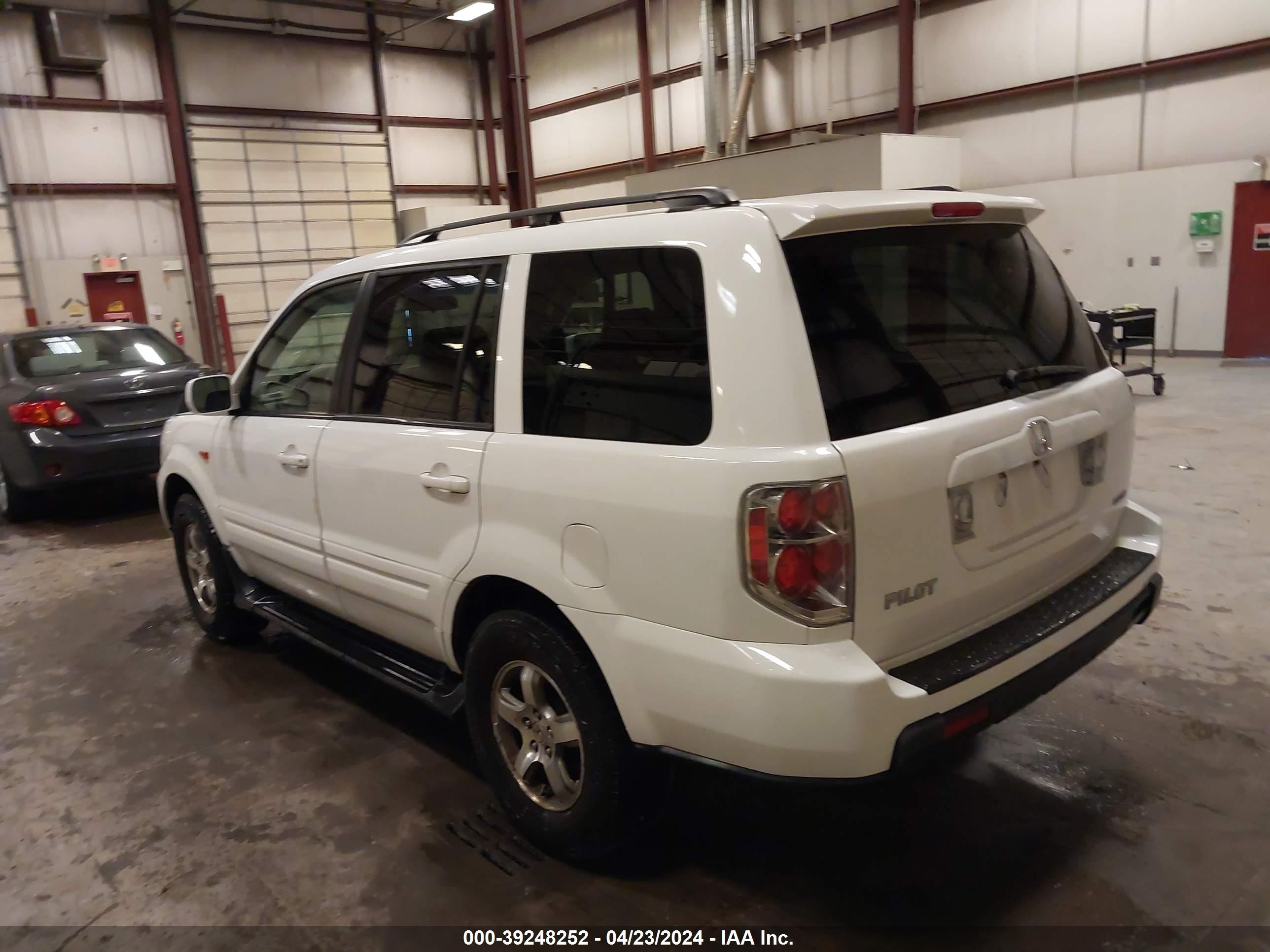 Photo 2 VIN: 5FNYF18436B001961 - HONDA PILOT 