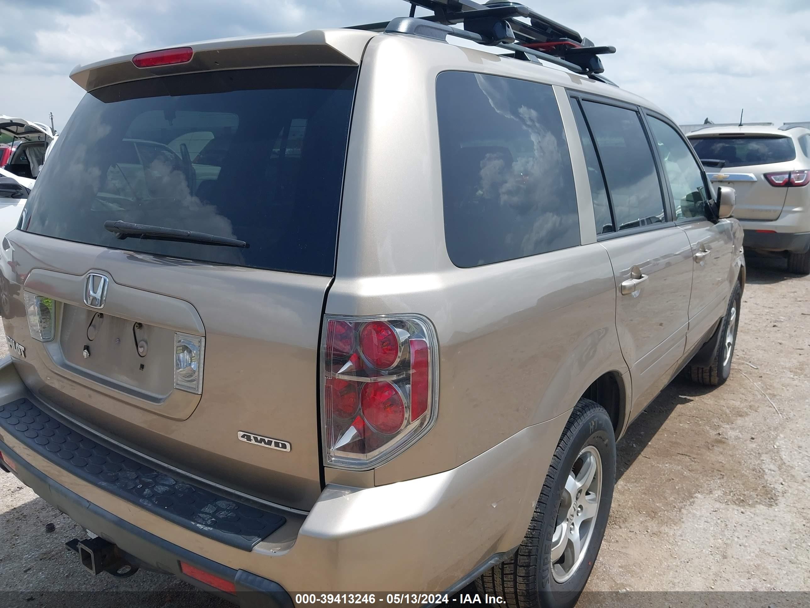 Photo 3 VIN: 5FNYF18437B000651 - HONDA PILOT 