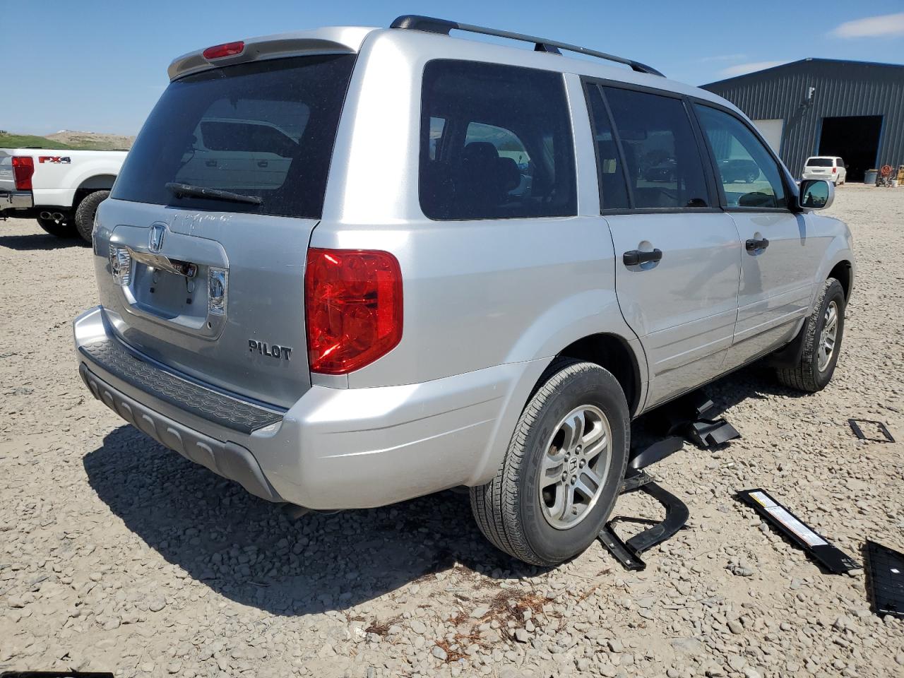 Photo 2 VIN: 5FNYF18445B063691 - HONDA PILOT 