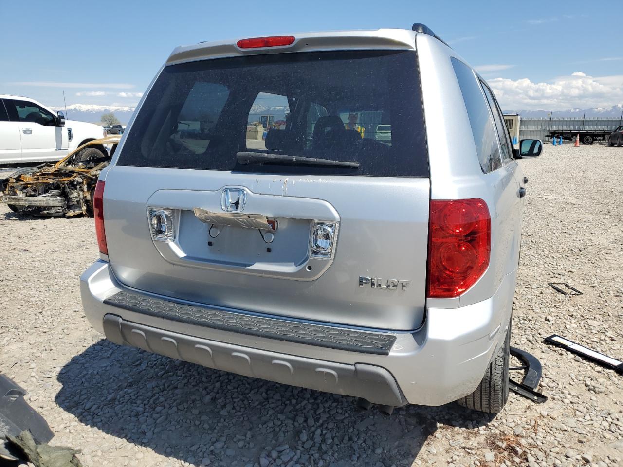 Photo 5 VIN: 5FNYF18445B063691 - HONDA PILOT 