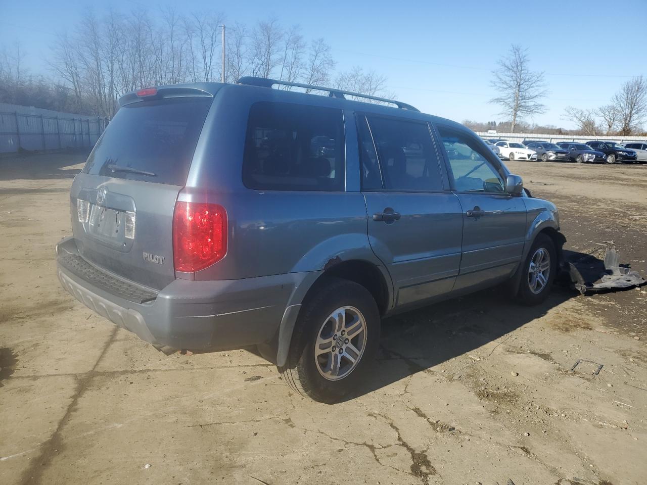 Photo 2 VIN: 5FNYF18445B066087 - HONDA PILOT 