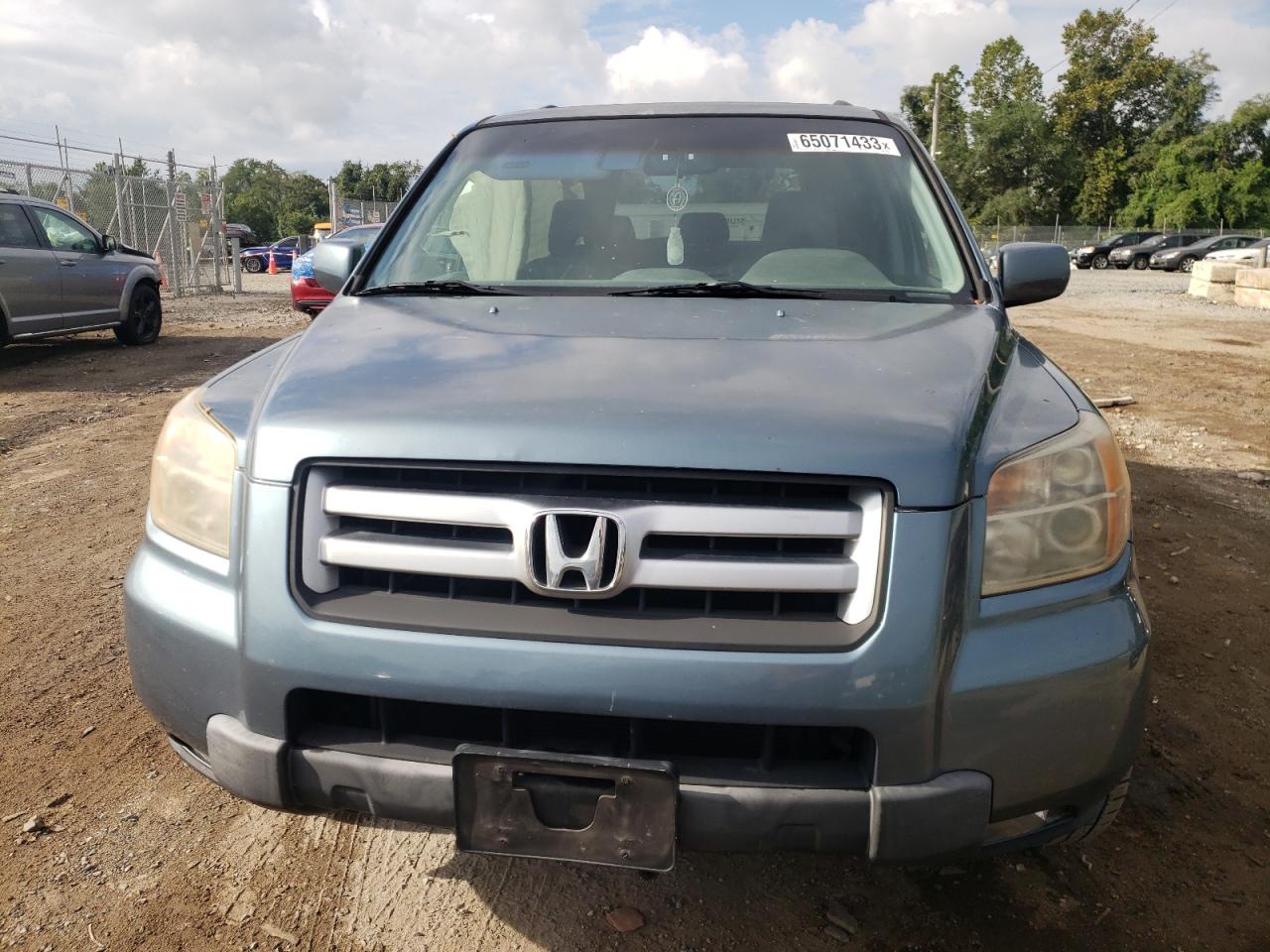 Photo 4 VIN: 5FNYF18447B003607 - HONDA PILOT 