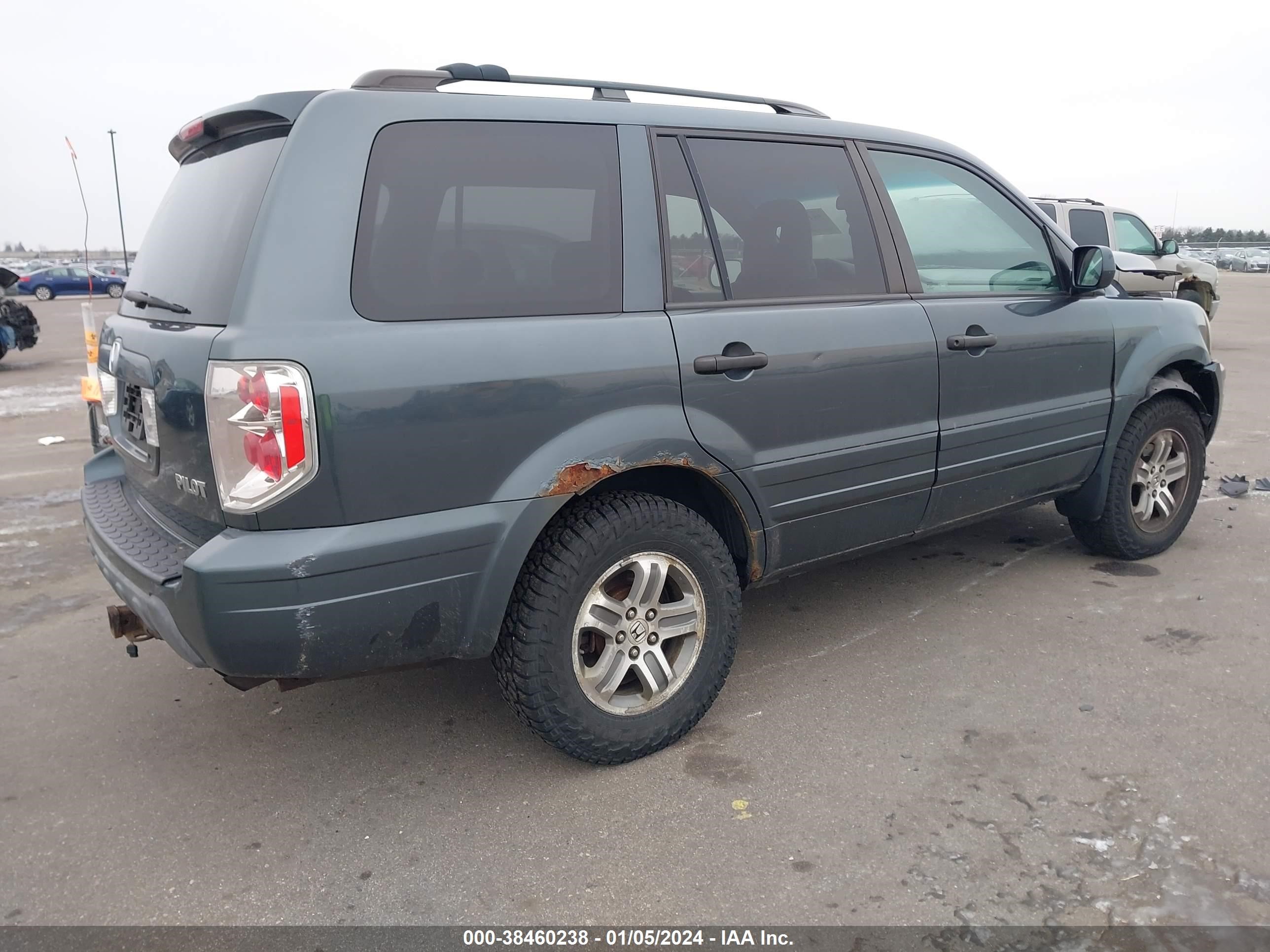 Photo 3 VIN: 5FNYF18455B009087 - HONDA PILOT 