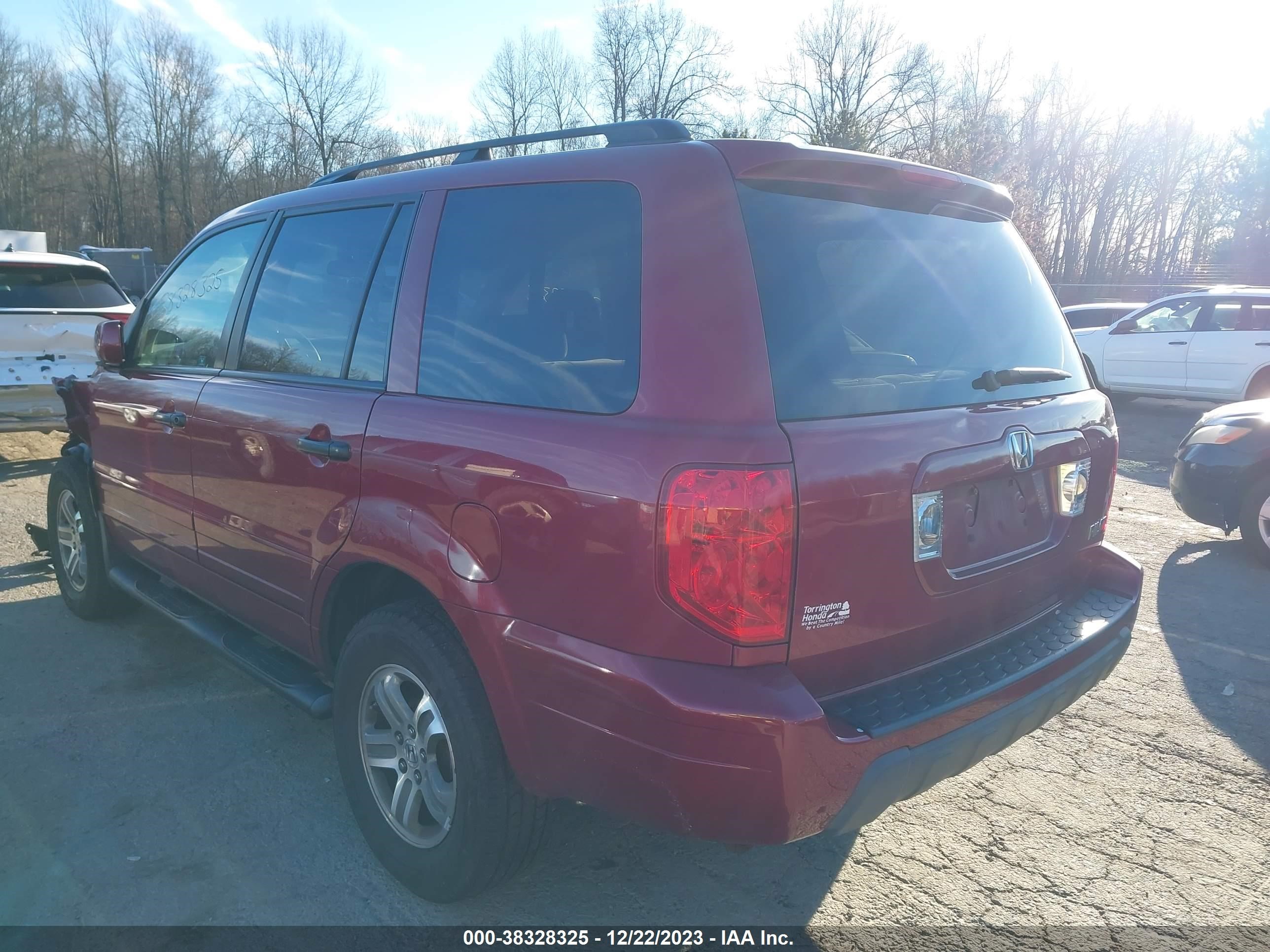 Photo 2 VIN: 5FNYF18455B056765 - HONDA PILOT 