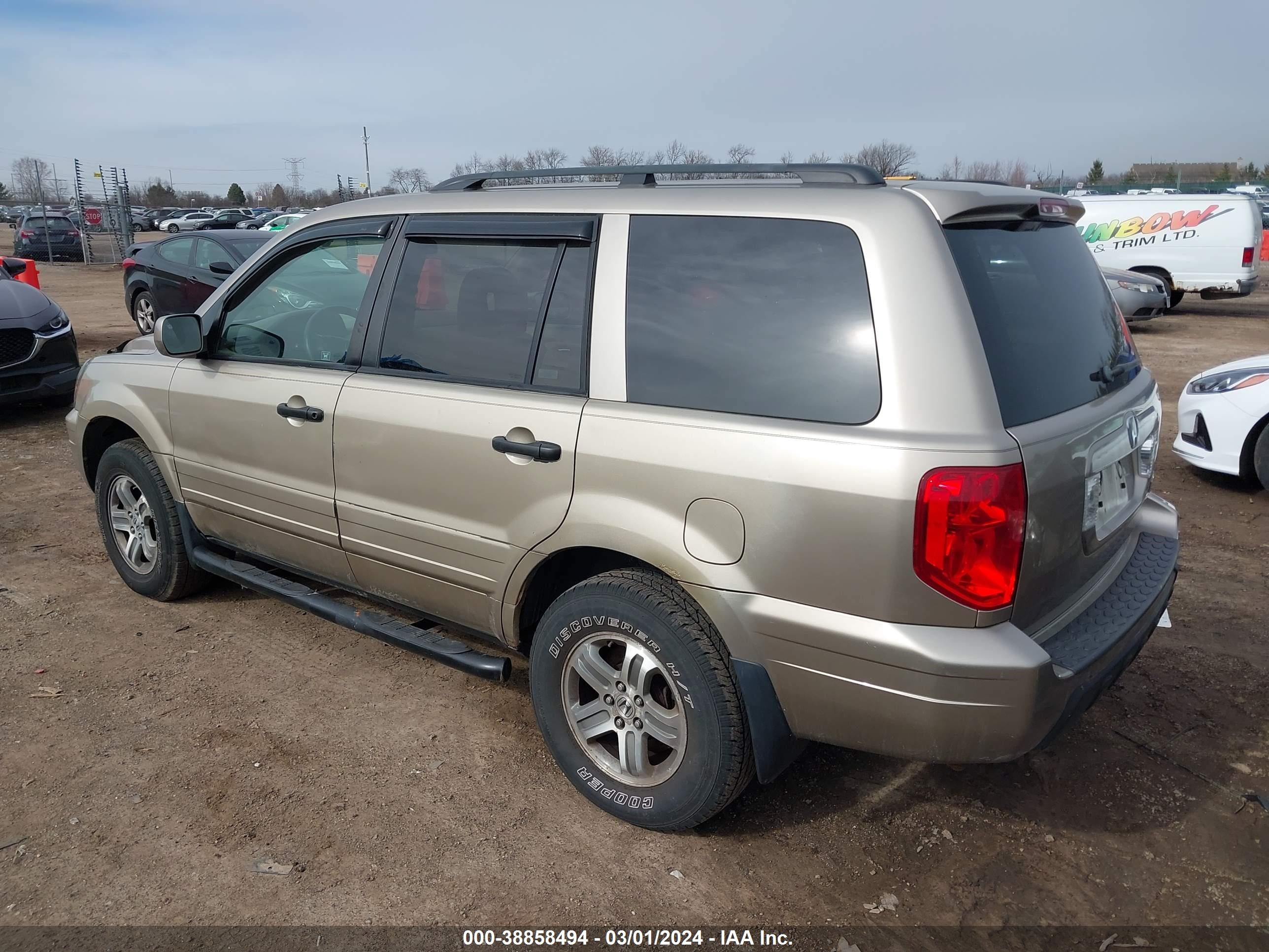 Photo 2 VIN: 5FNYF18465B048951 - HONDA PILOT 