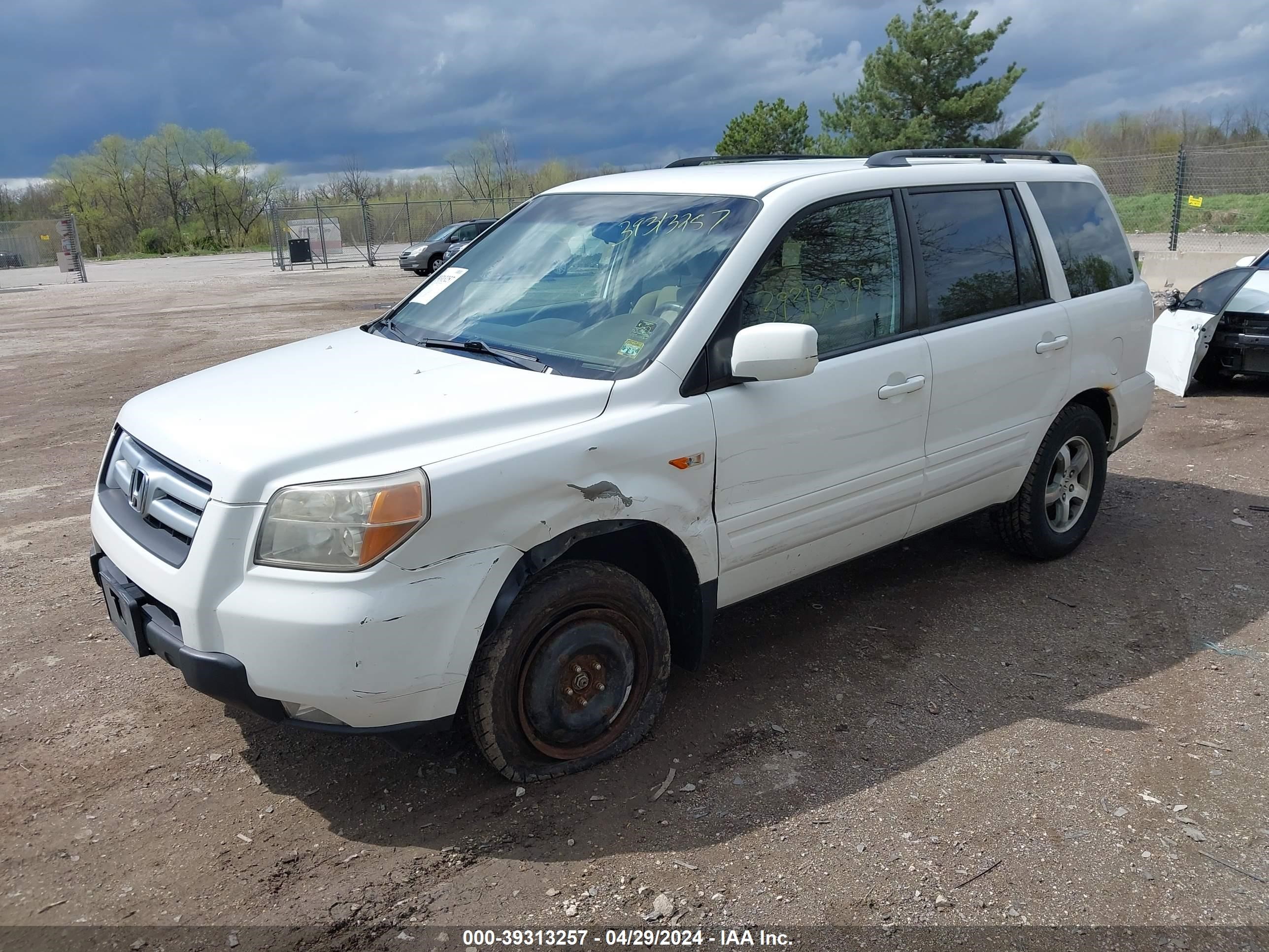 Photo 1 VIN: 5FNYF18467B003401 - HONDA PILOT 