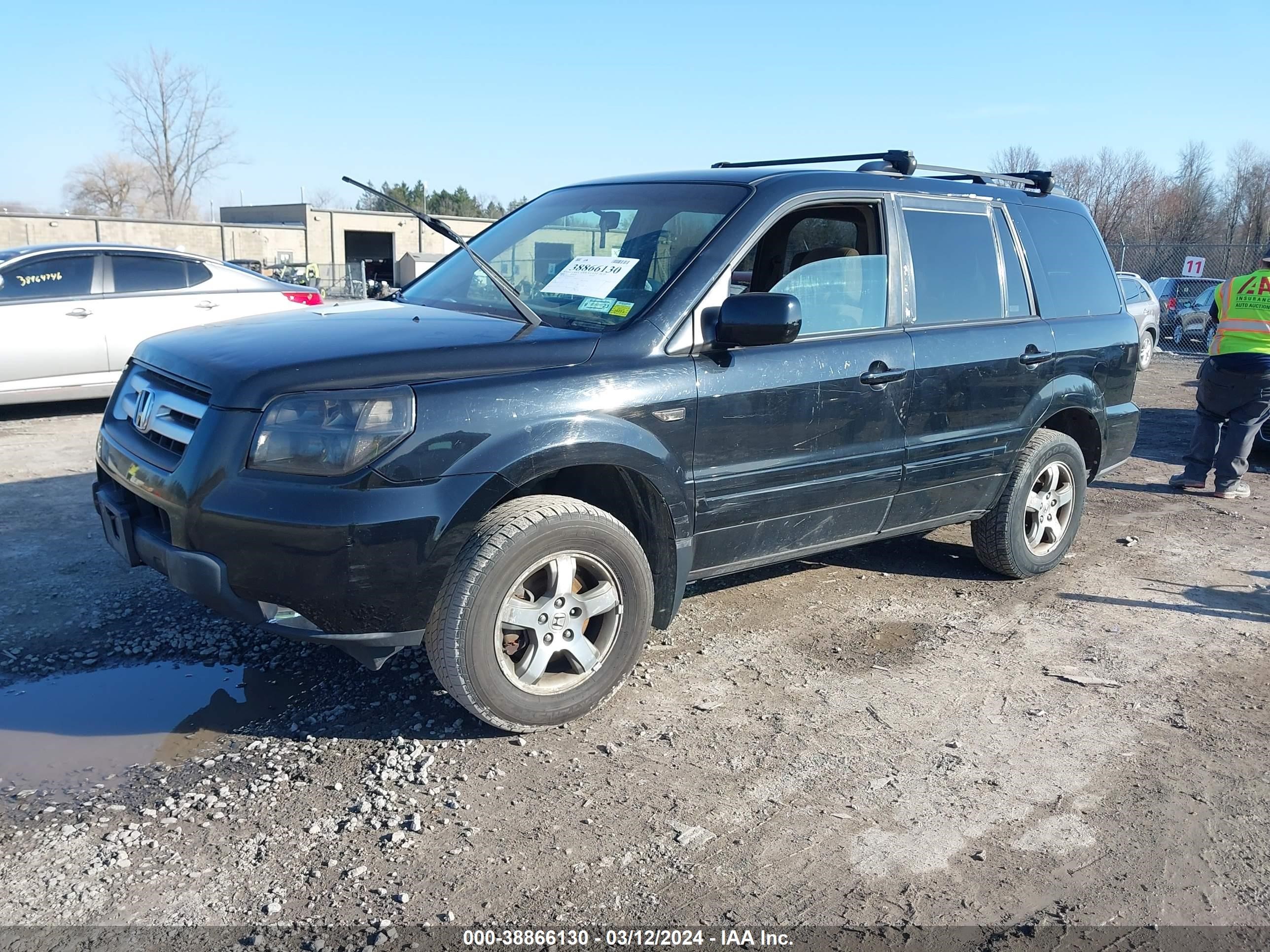 Photo 1 VIN: 5FNYF18478B029992 - HONDA PILOT 