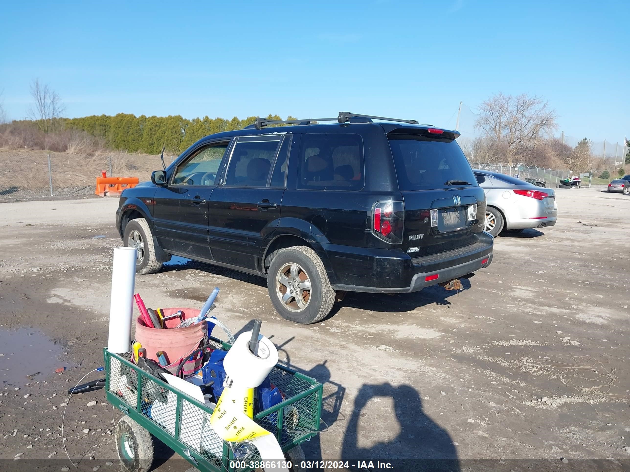 Photo 2 VIN: 5FNYF18478B029992 - HONDA PILOT 