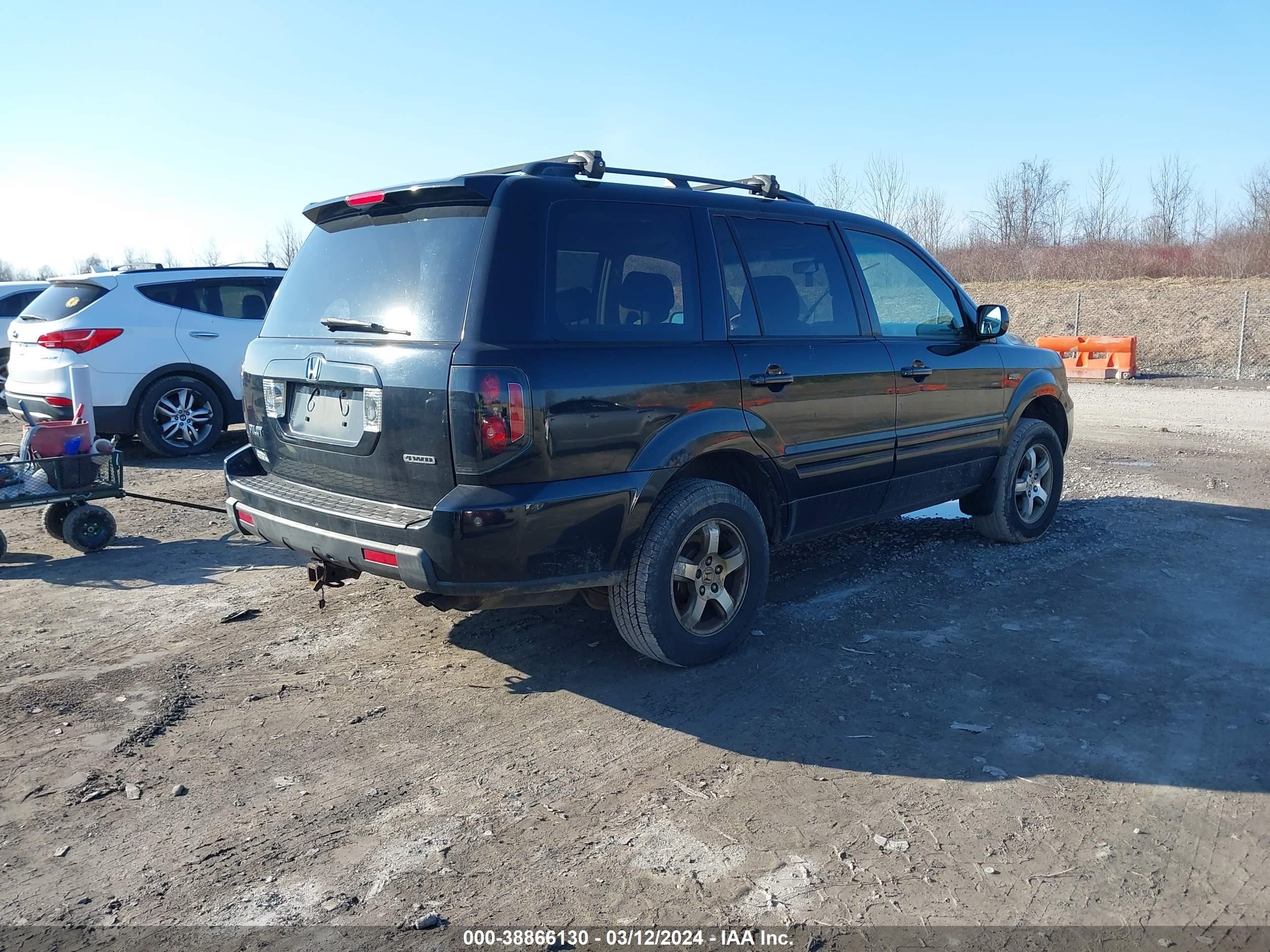 Photo 3 VIN: 5FNYF18478B029992 - HONDA PILOT 