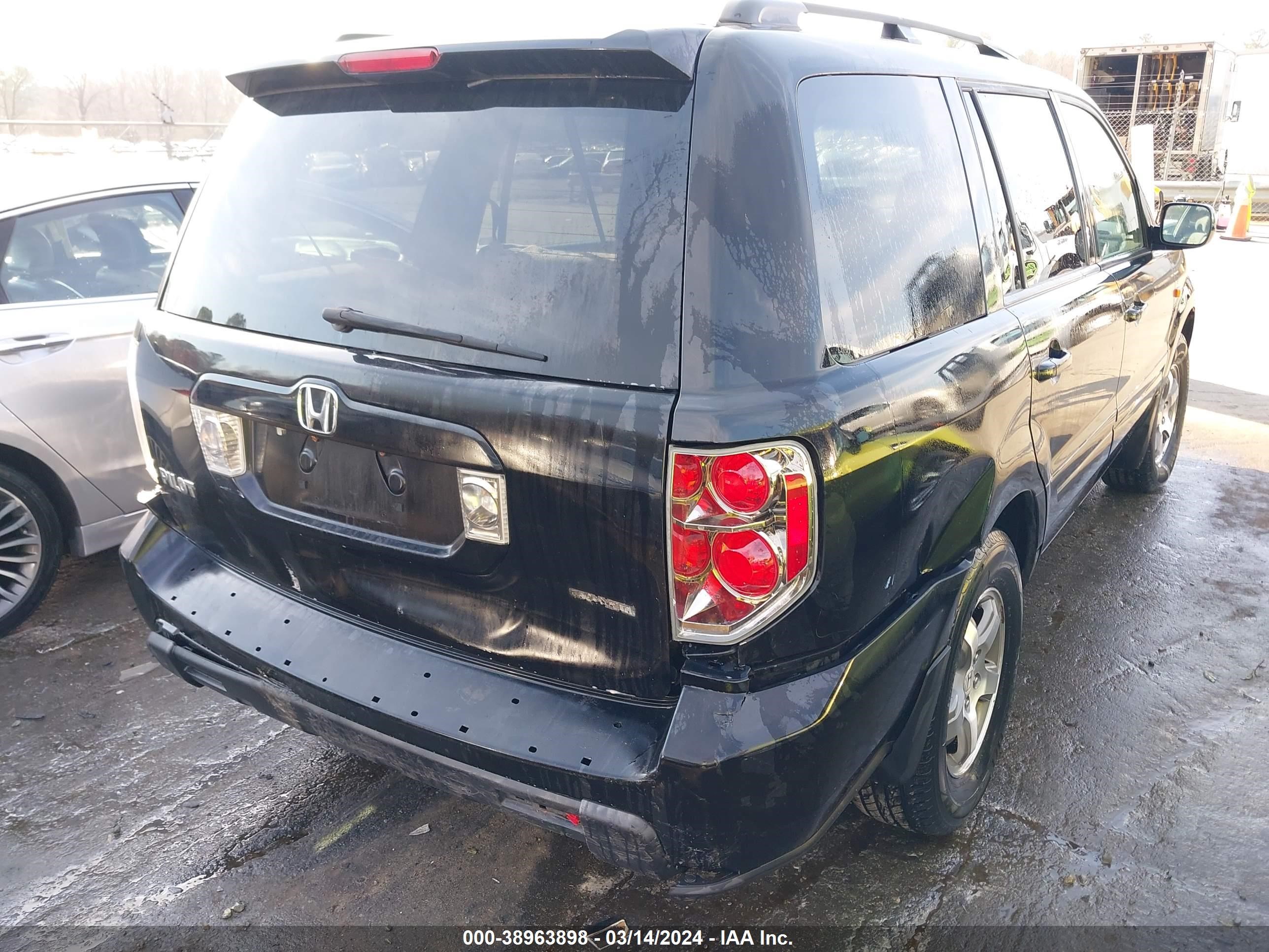 Photo 5 VIN: 5FNYF18488B012909 - HONDA PILOT 