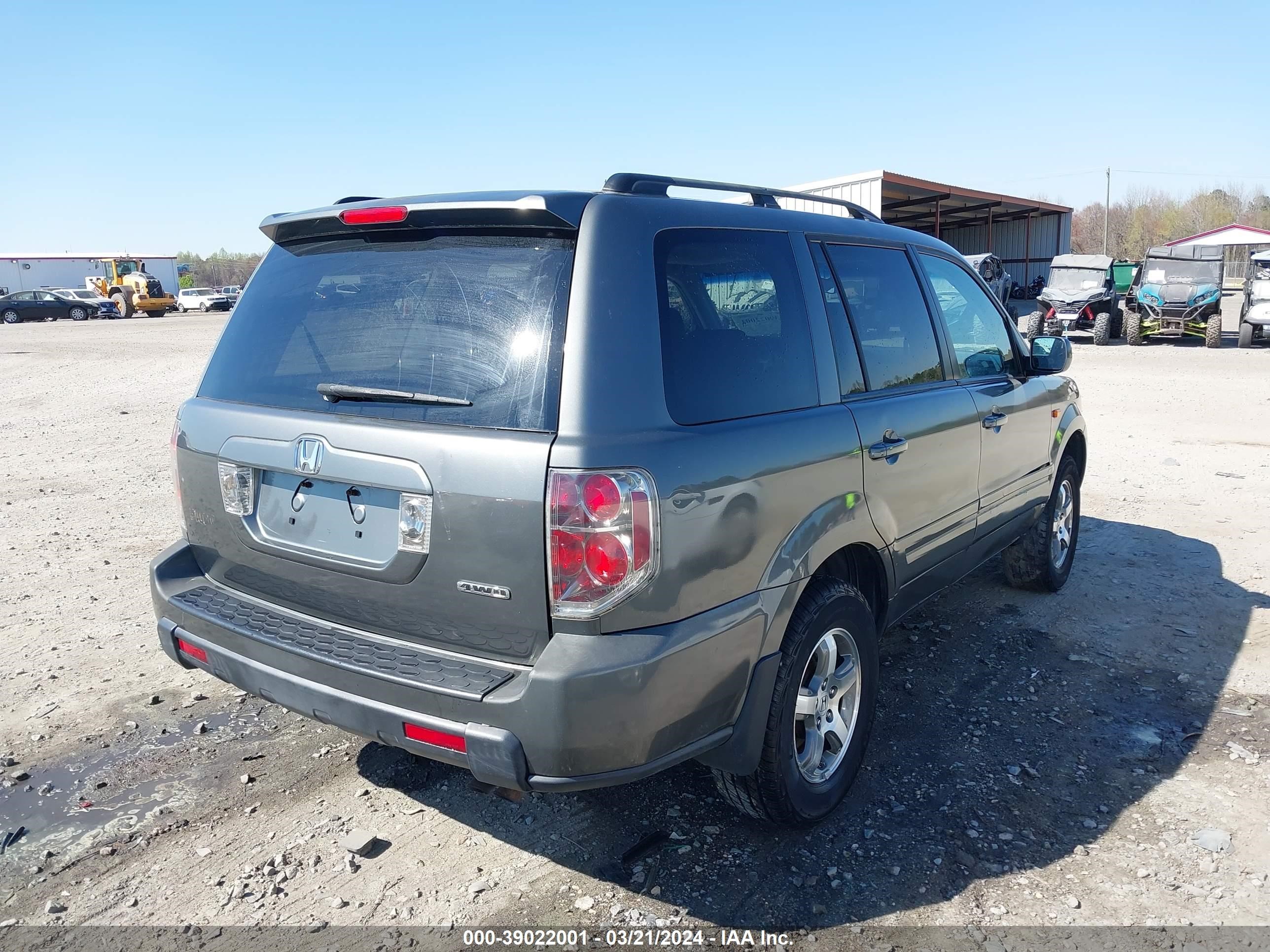 Photo 3 VIN: 5FNYF18488B016748 - HONDA PILOT 