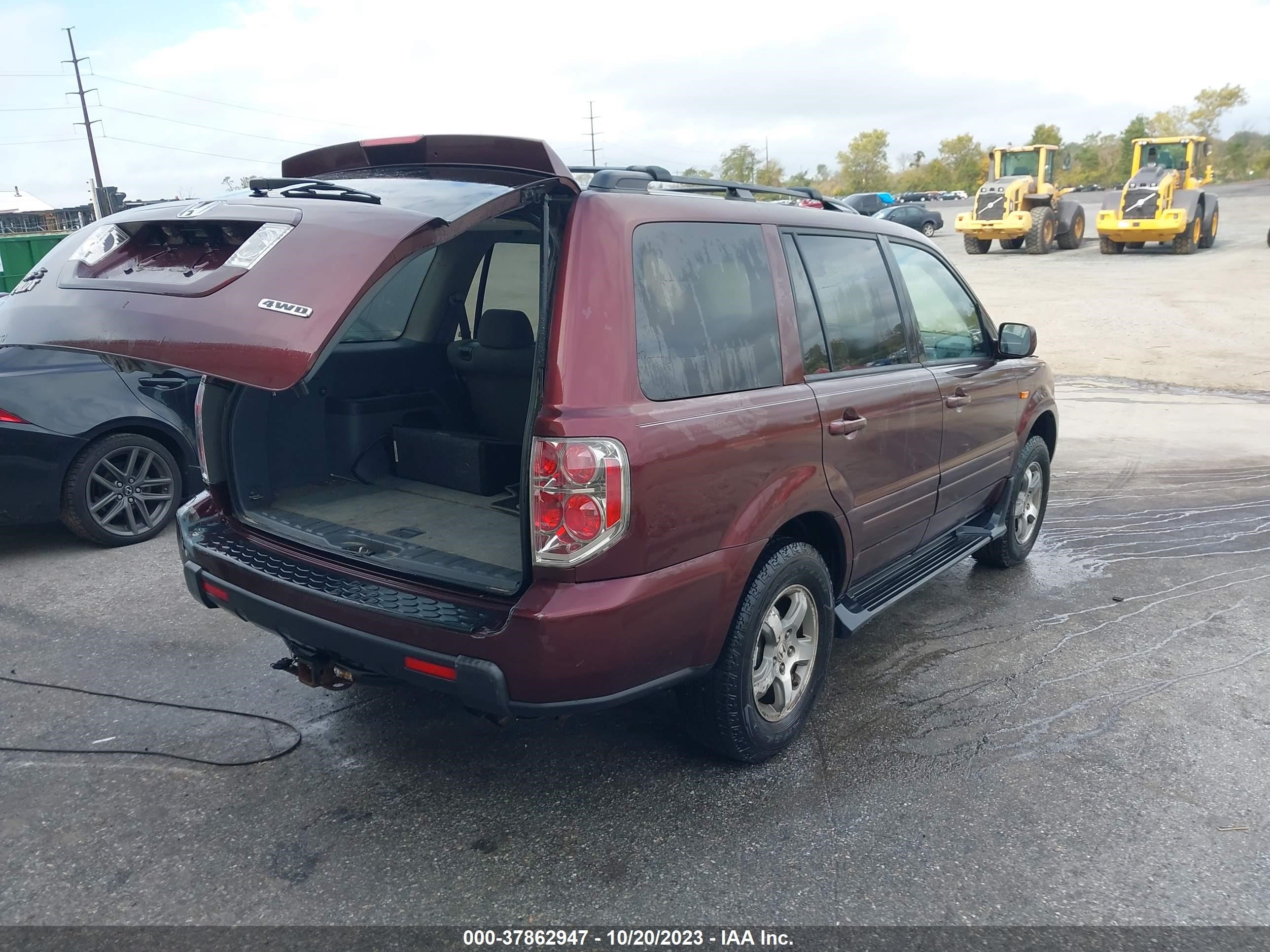 Photo 3 VIN: 5FNYF18488B044274 - HONDA PILOT 