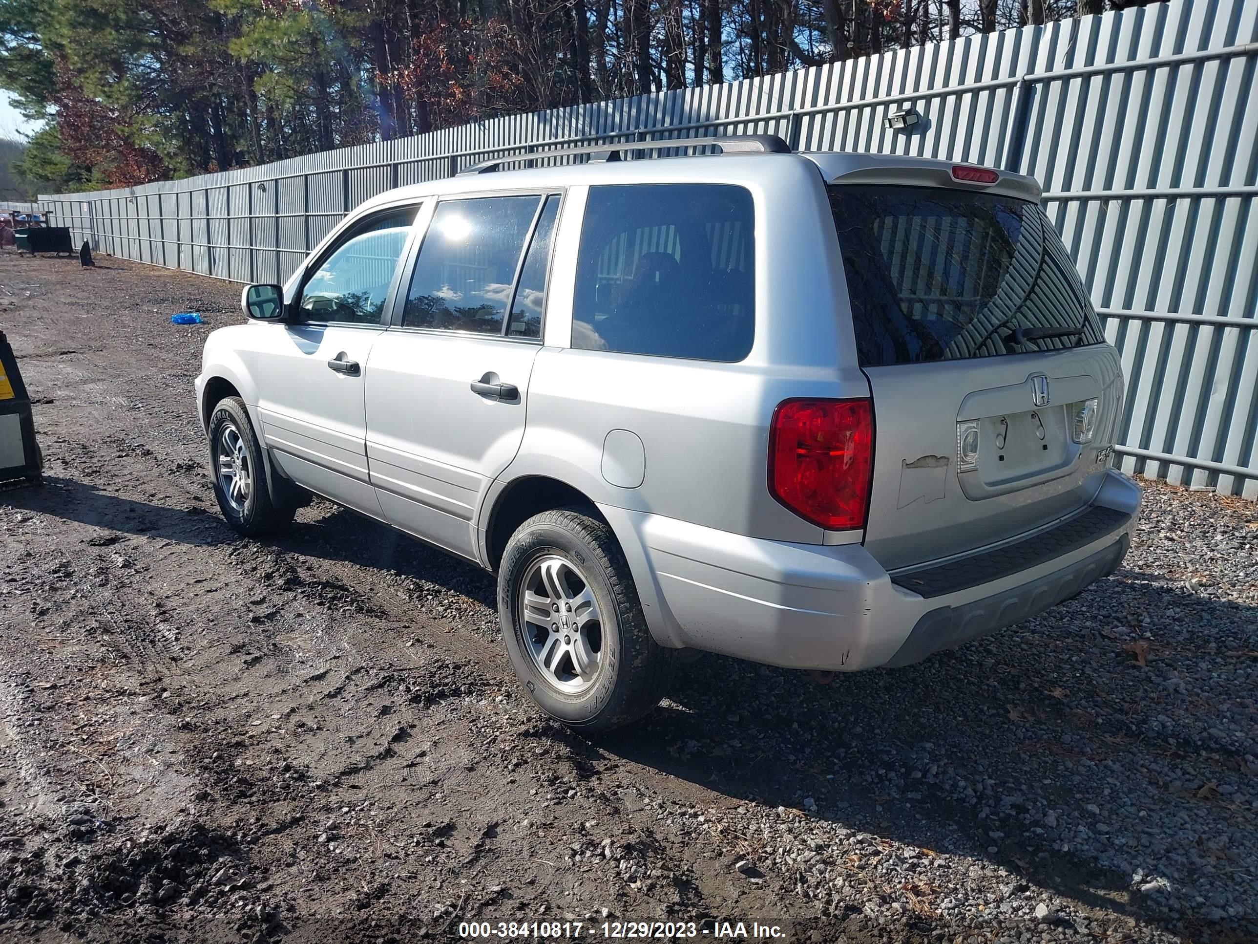 Photo 2 VIN: 5FNYF18495B064044 - HONDA PILOT 