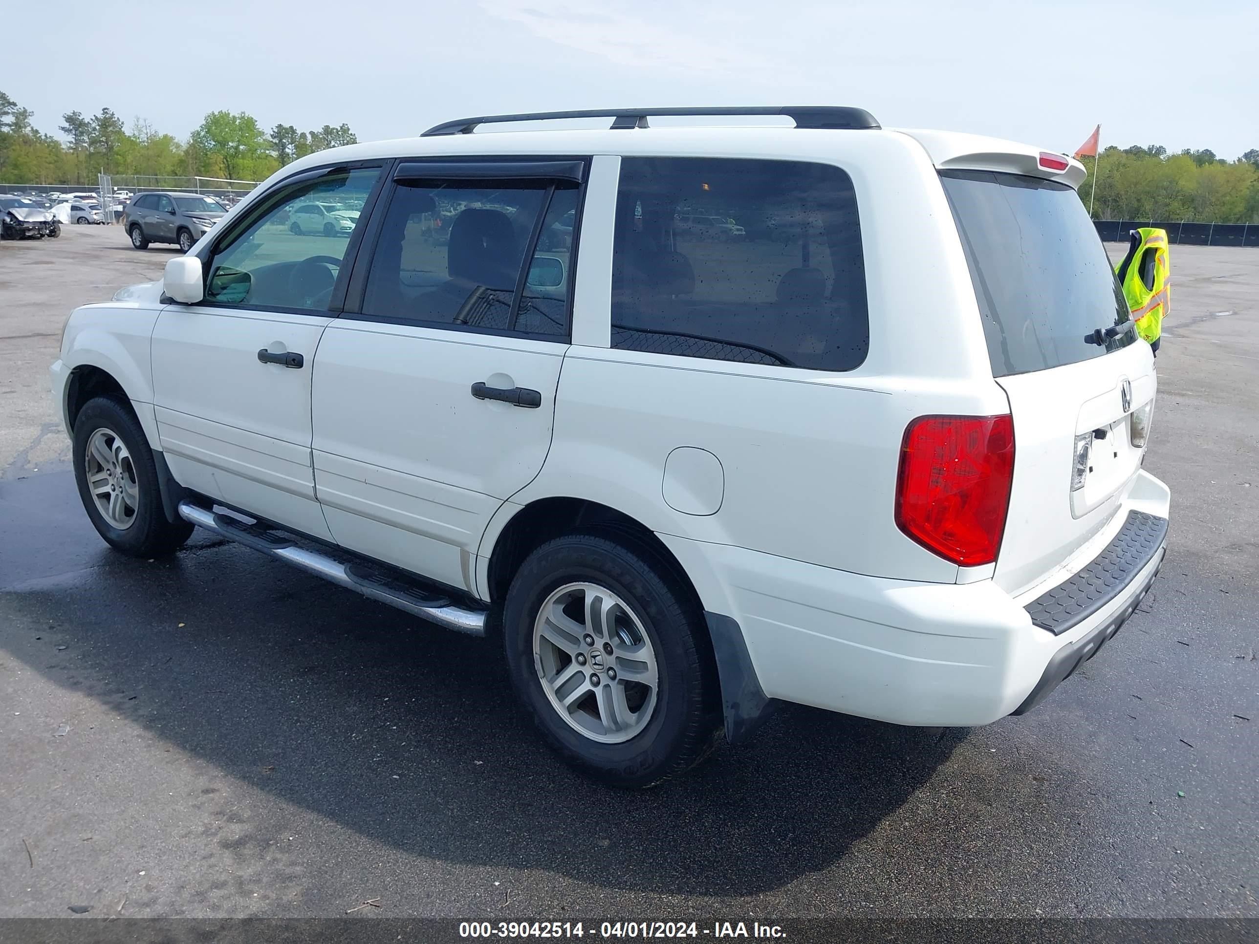 Photo 2 VIN: 5FNYF184X5B056583 - HONDA PILOT 