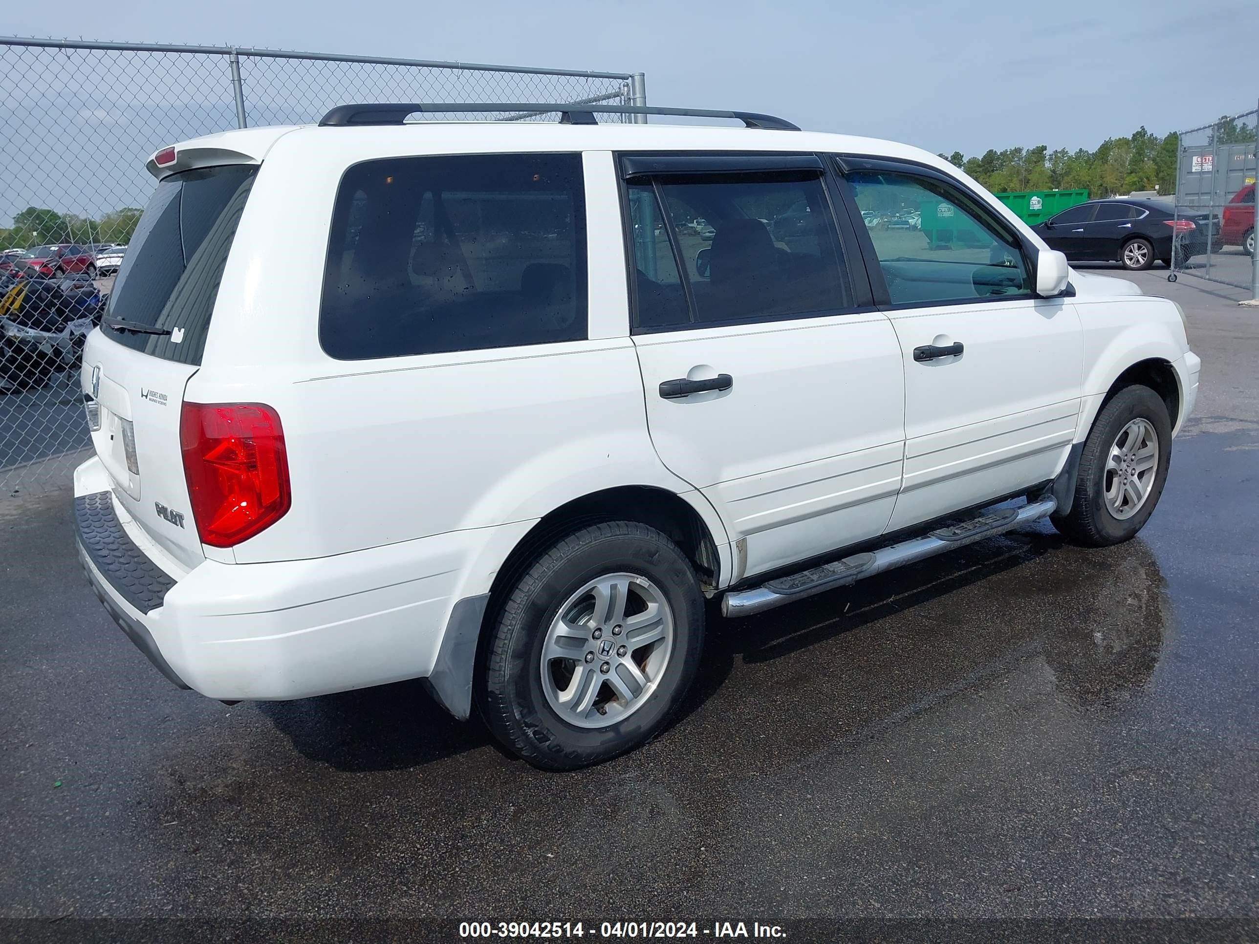 Photo 3 VIN: 5FNYF184X5B056583 - HONDA PILOT 