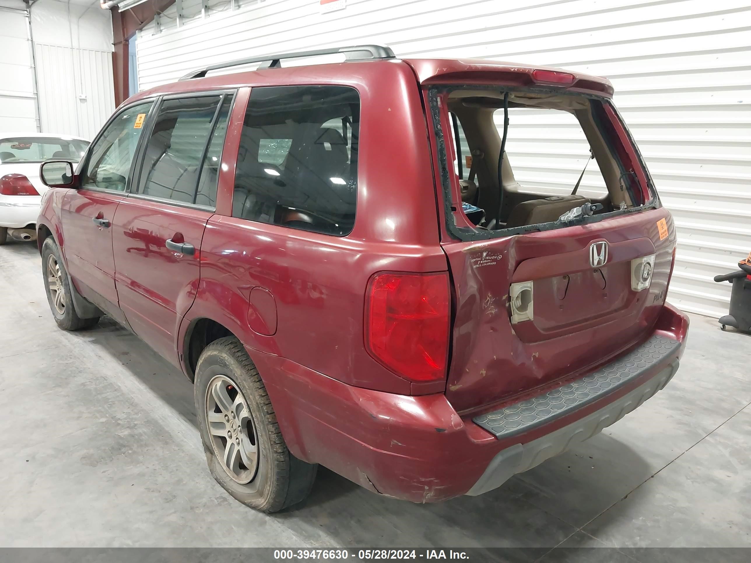 Photo 2 VIN: 5FNYF18505B024430 - HONDA PILOT 