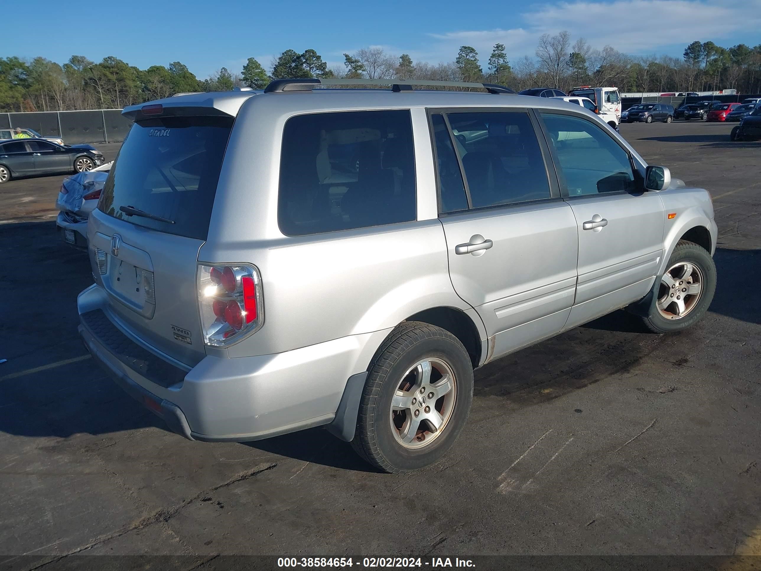 Photo 3 VIN: 5FNYF18506B001568 - HONDA PILOT 