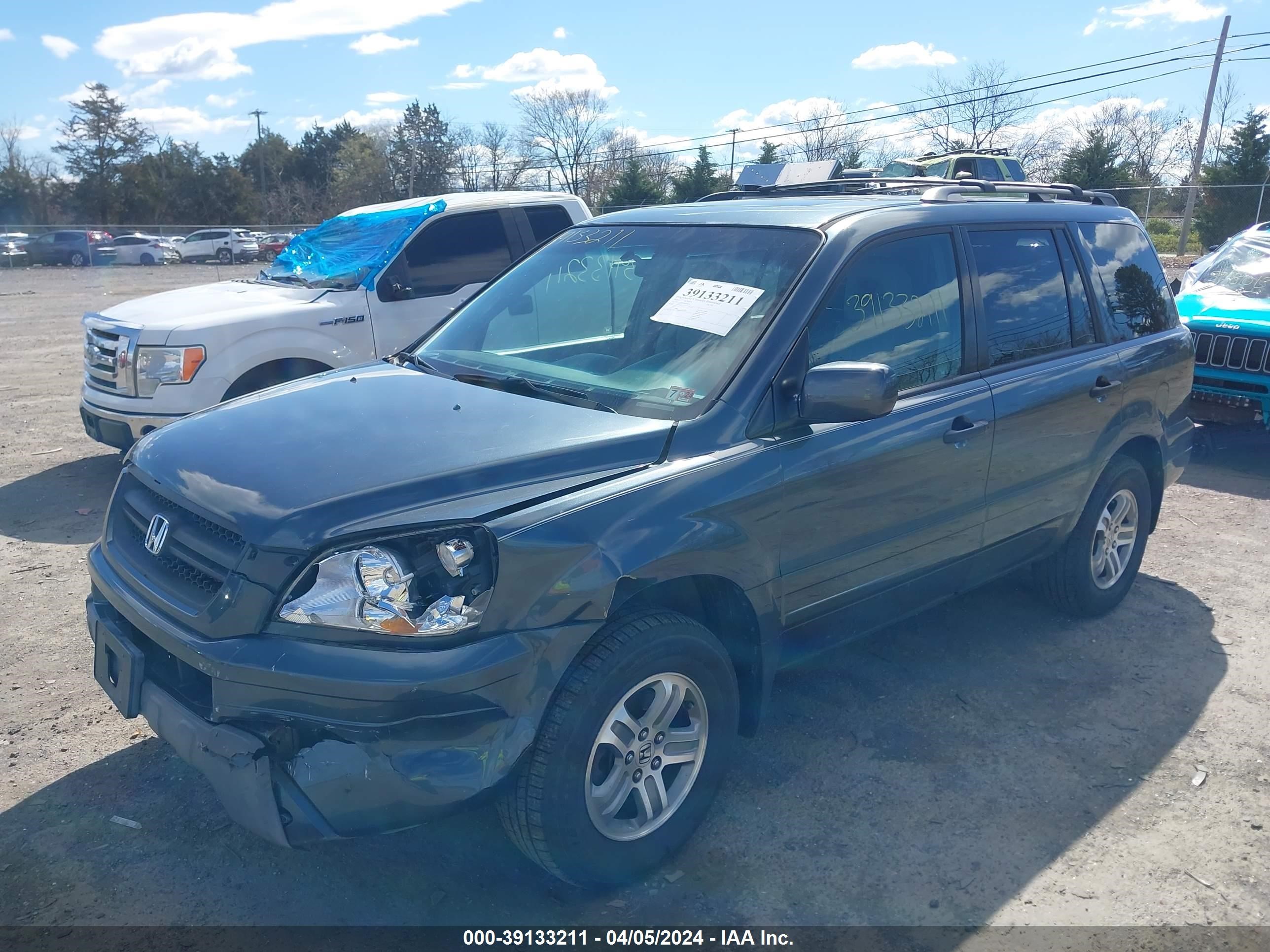 Photo 1 VIN: 5FNYF18515B049630 - HONDA PILOT 