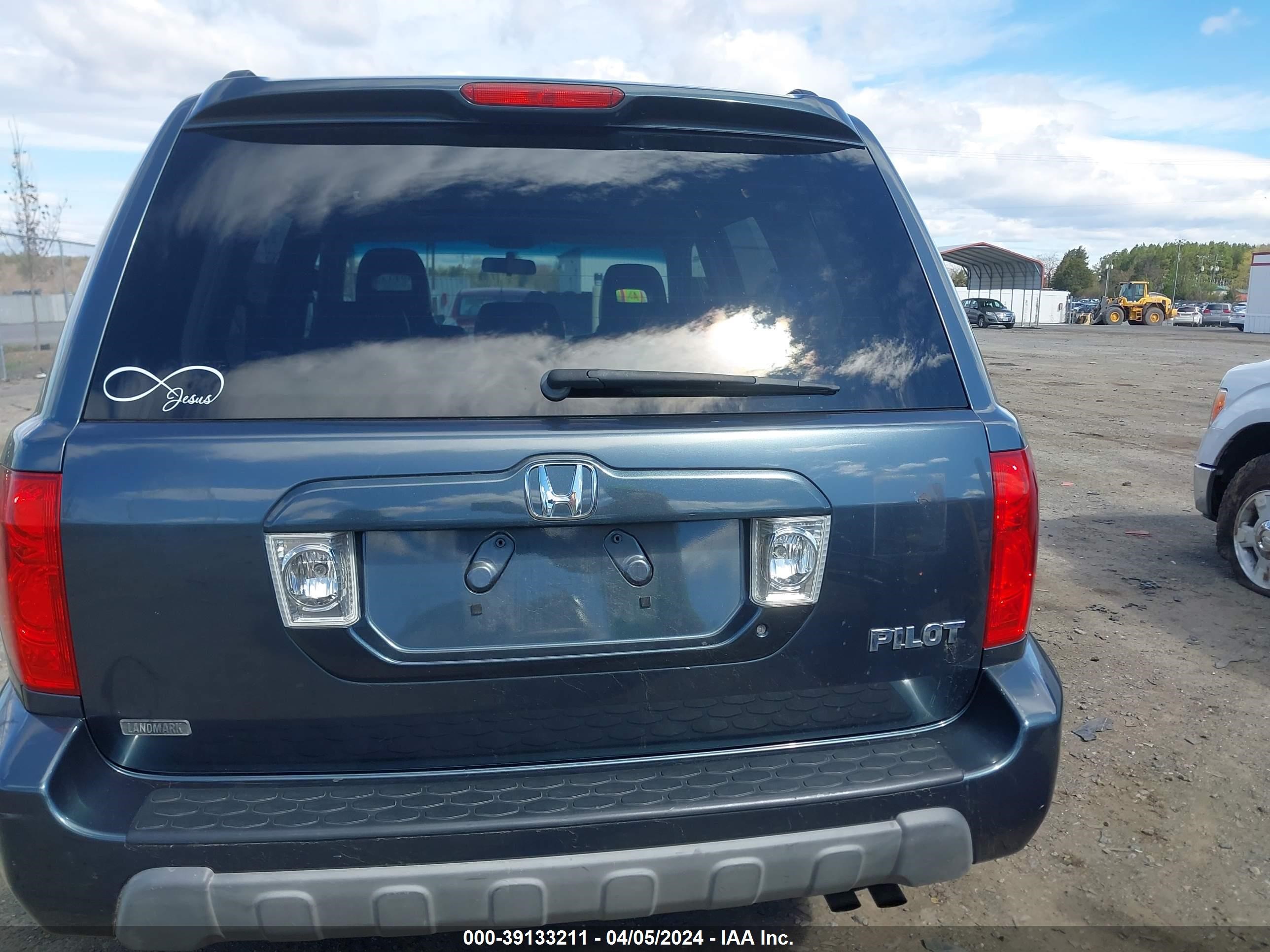 Photo 15 VIN: 5FNYF18515B049630 - HONDA PILOT 