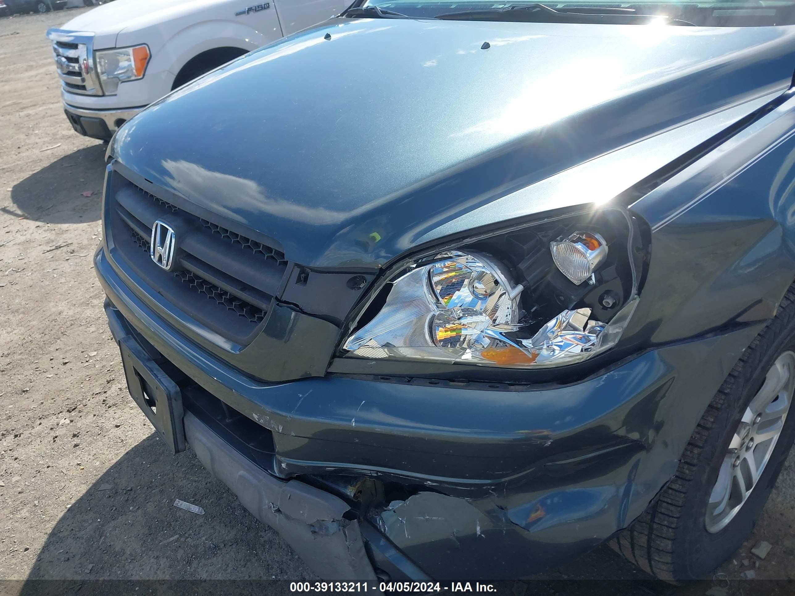 Photo 5 VIN: 5FNYF18515B049630 - HONDA PILOT 