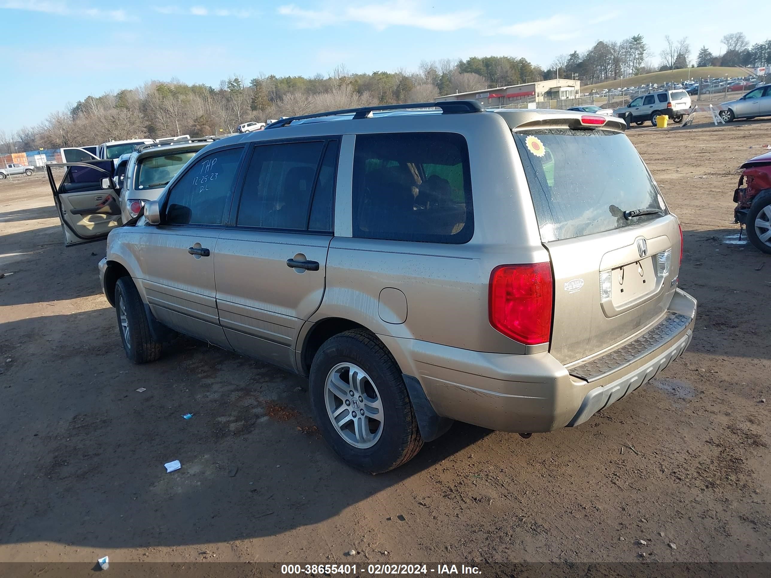 Photo 2 VIN: 5FNYF18525B014823 - HONDA PILOT 