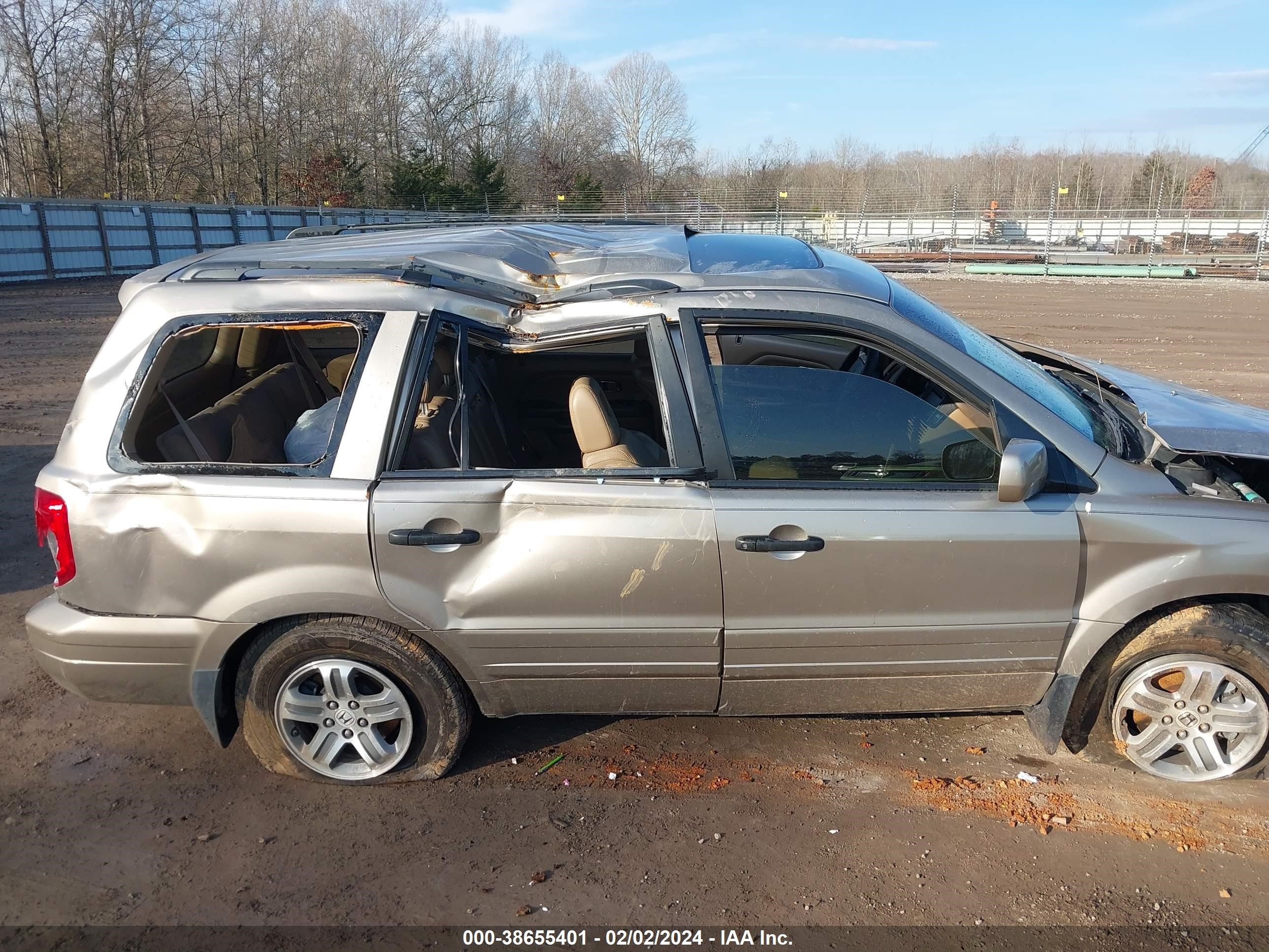 Photo 5 VIN: 5FNYF18525B014823 - HONDA PILOT 